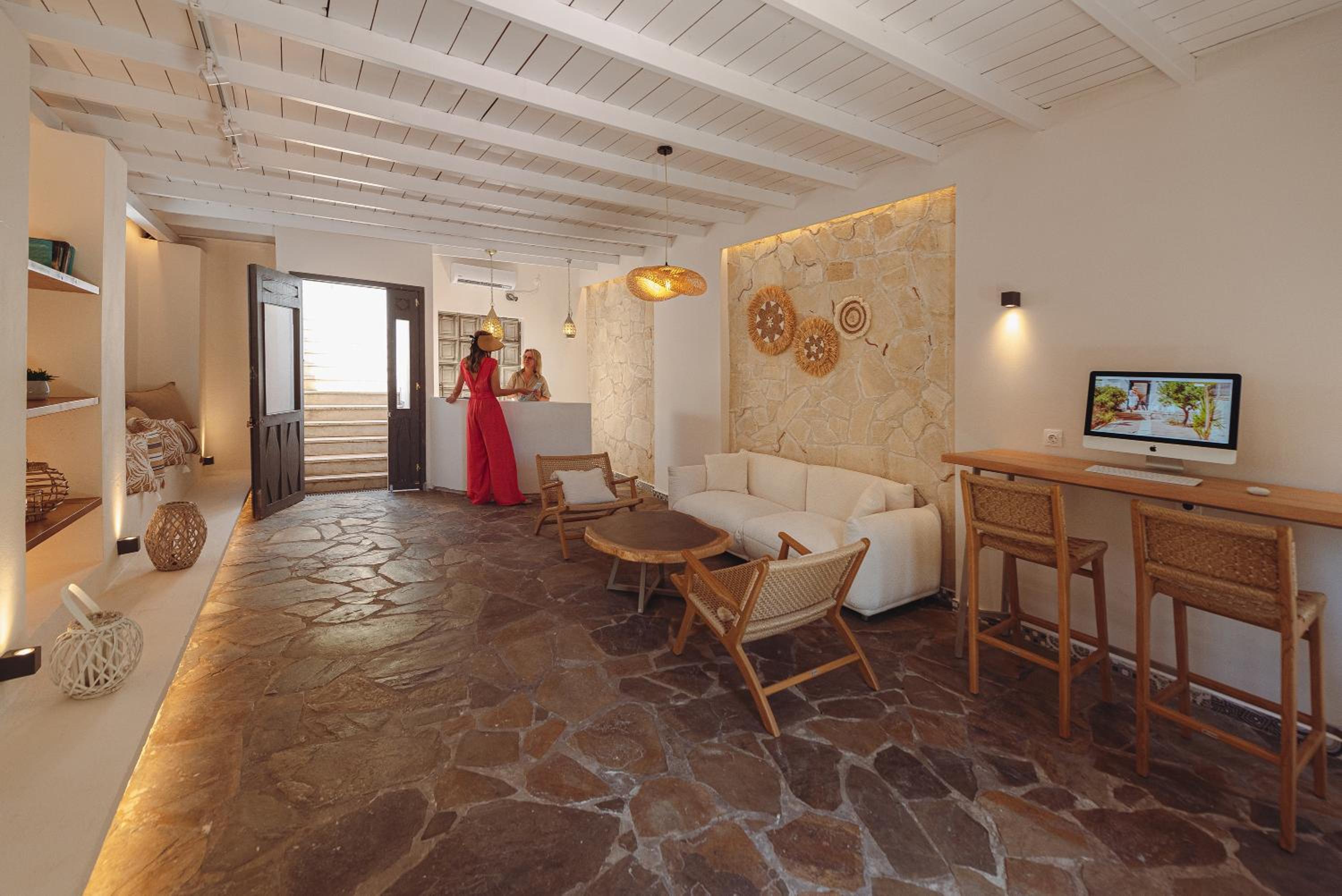 Two-Bedroom Apartment with Pool View photo 1