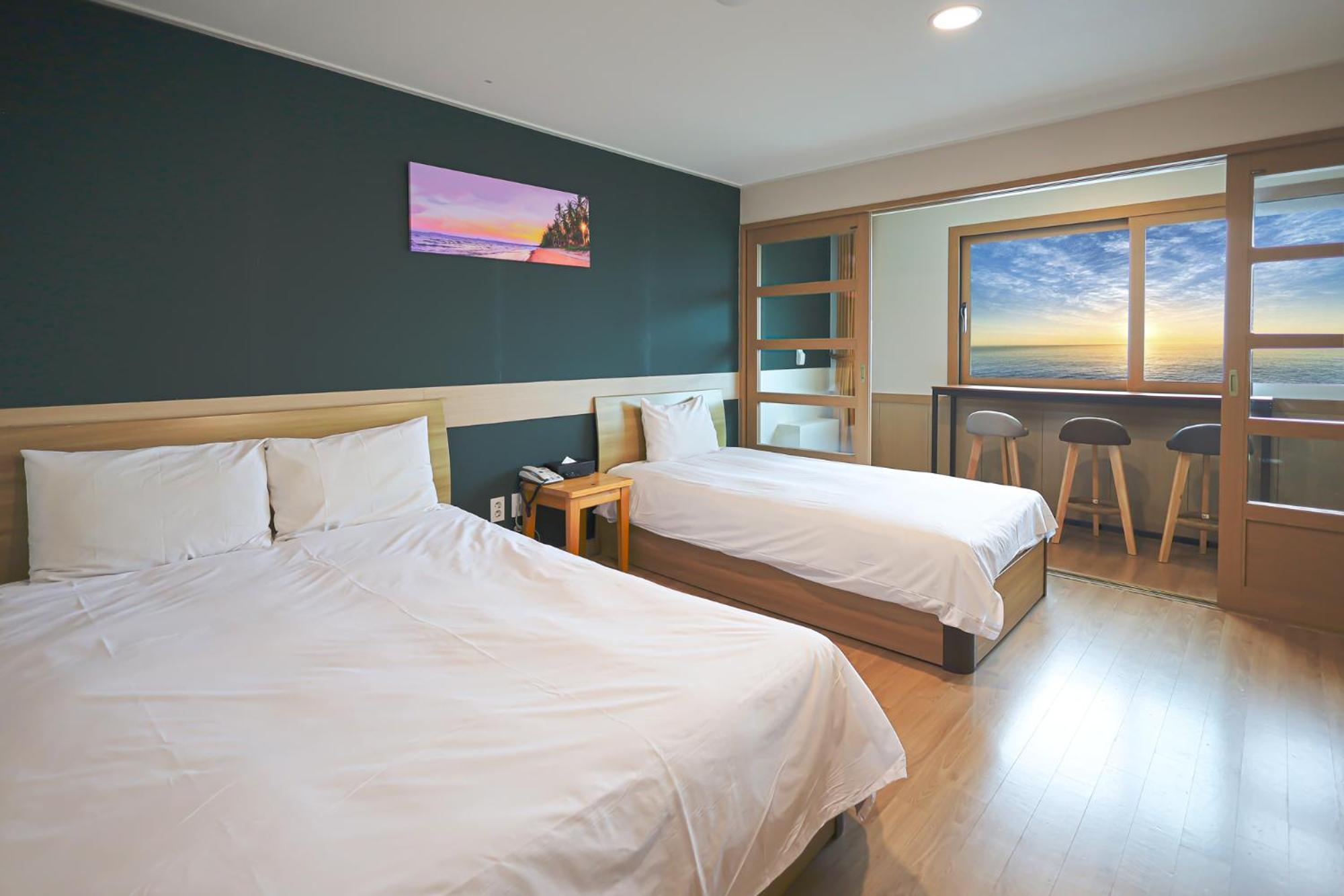Junior Suite with Ocean View photo 2