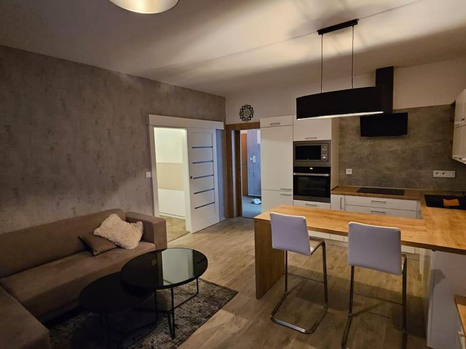 One-Bedroom Apartment photo 2