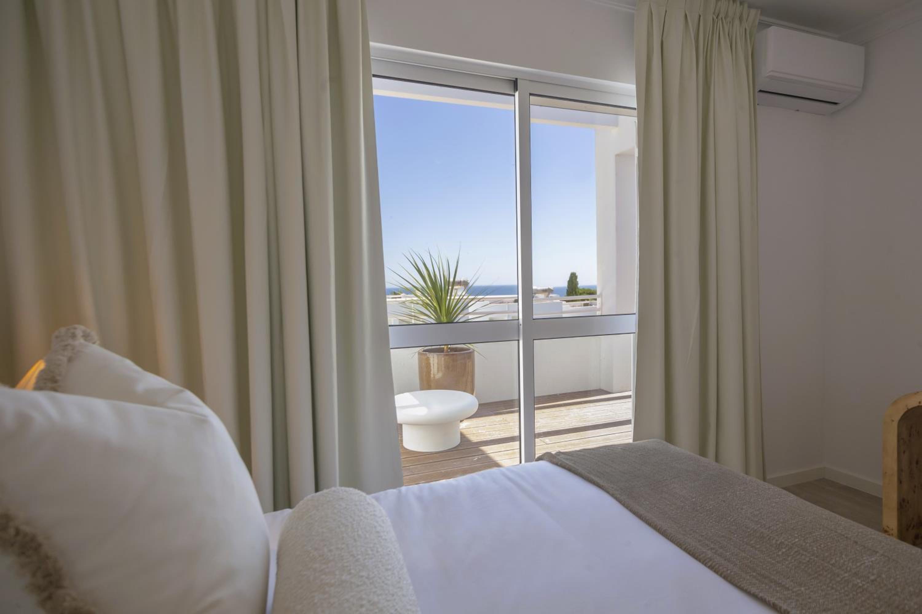 Two Bedroom Apartment with Sea View photo 1