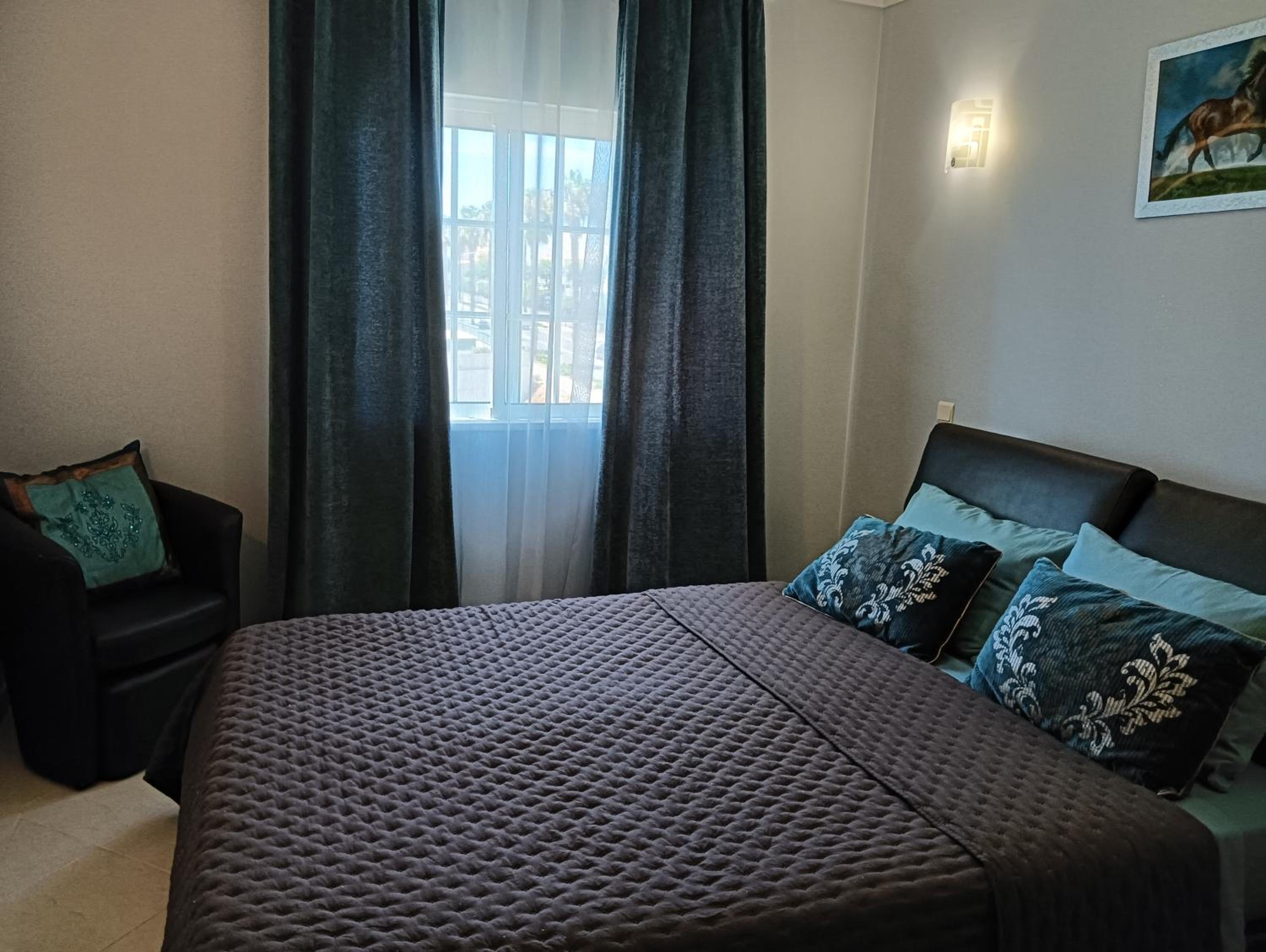 One-Bedroom Apartment - Photo 25