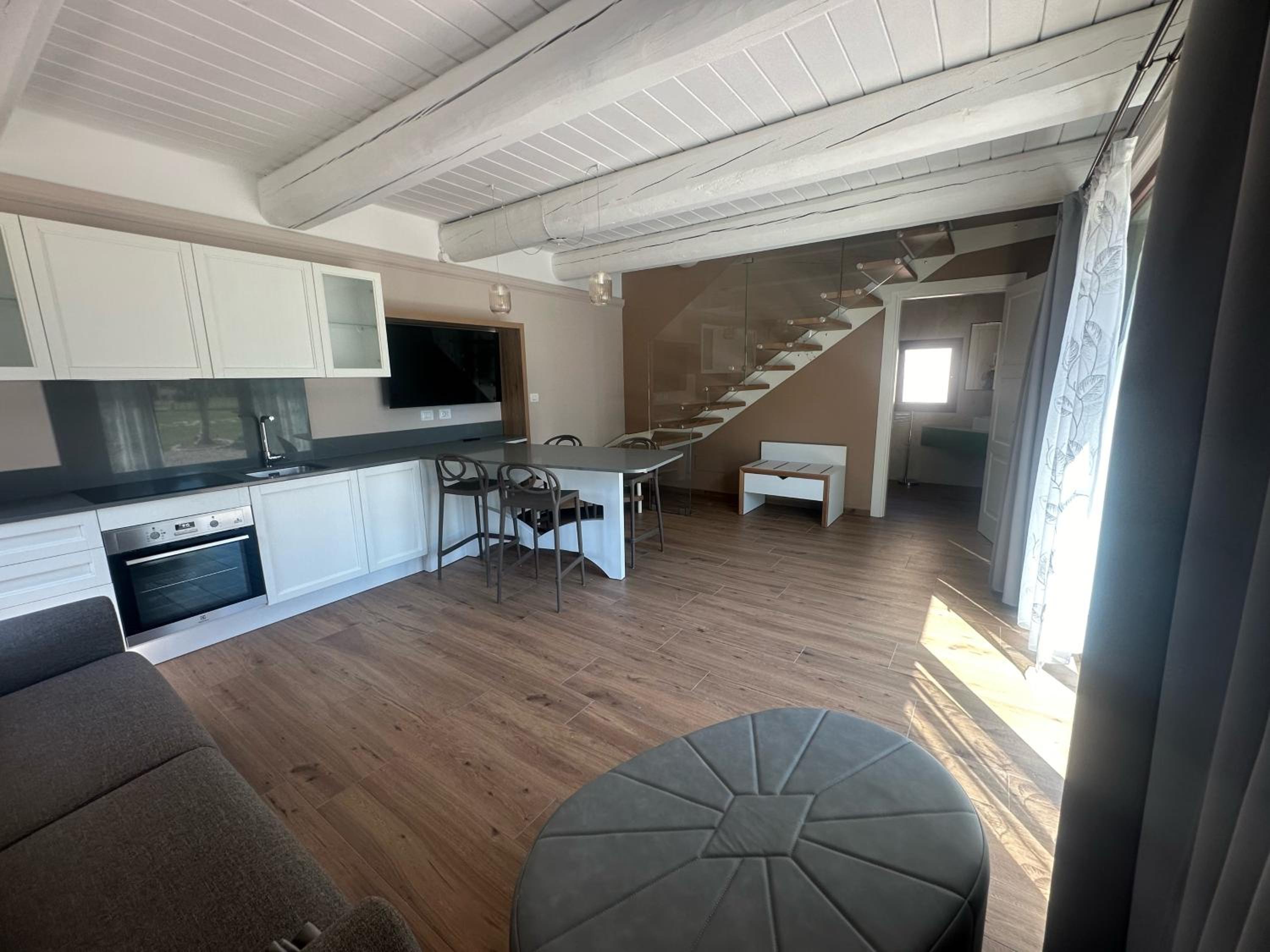 One-Bedroom House - Photo 2
