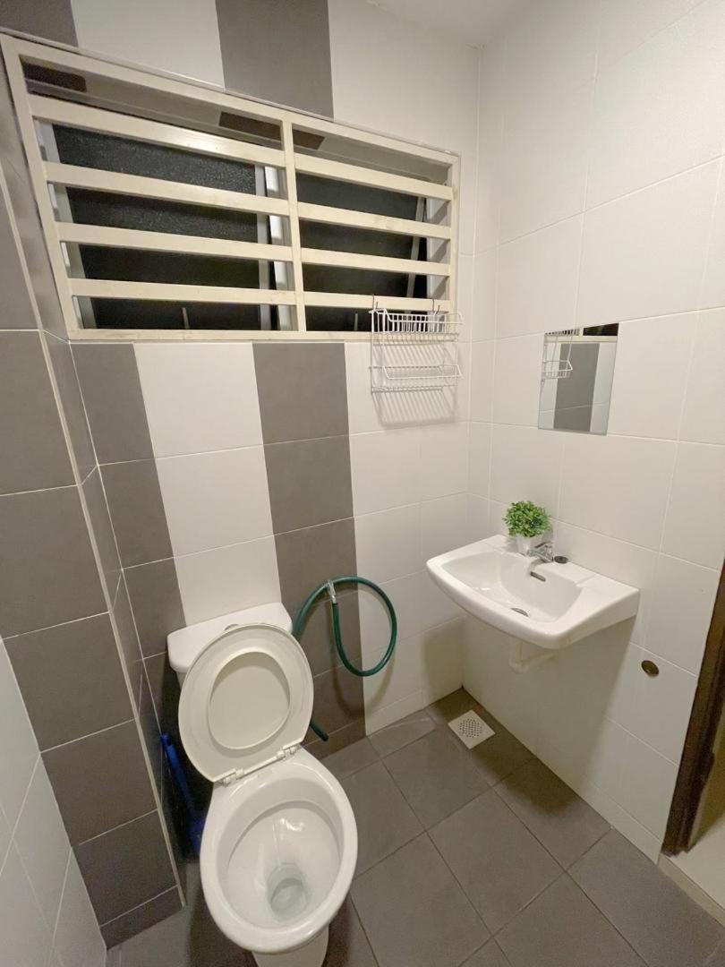 Three-Bedroom House photo 2