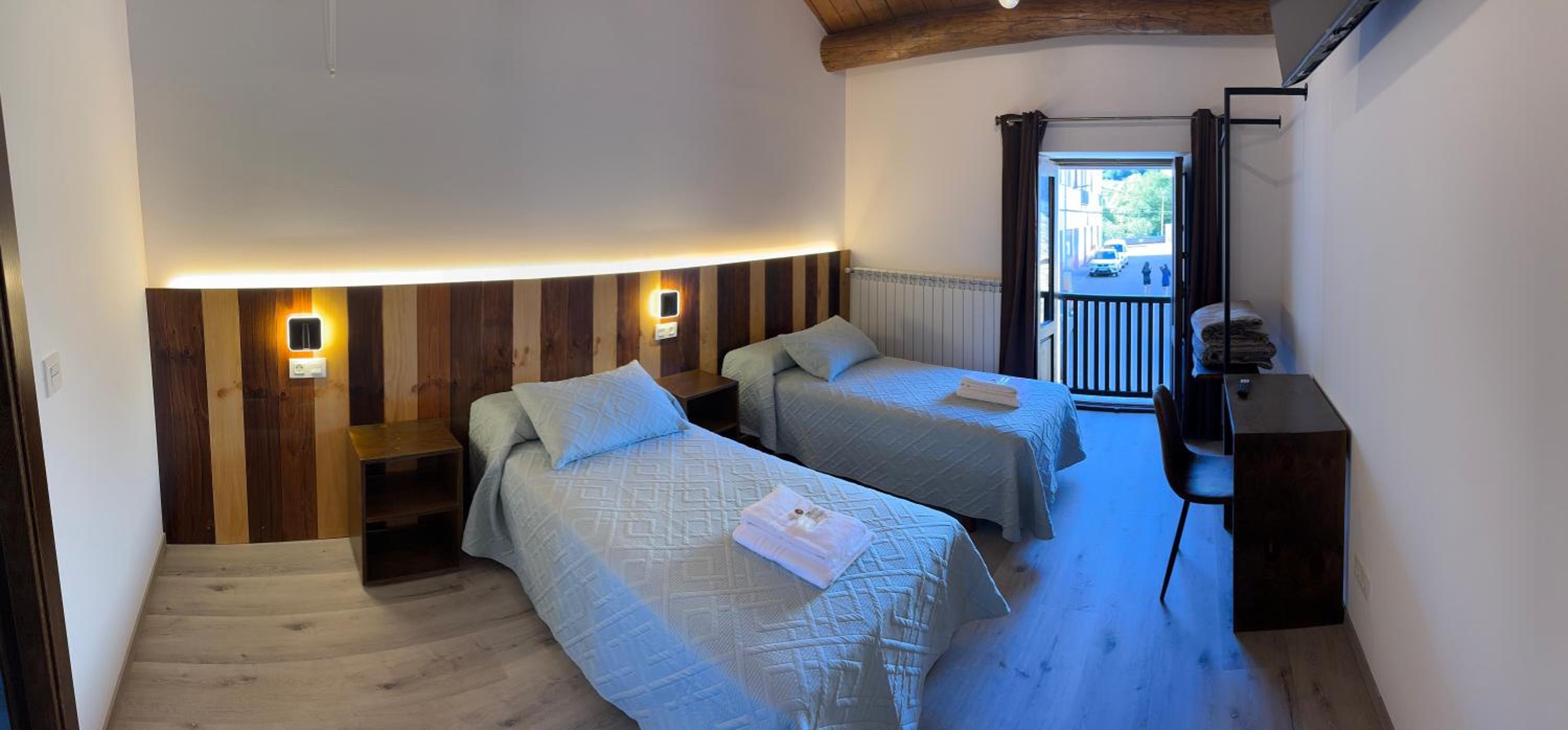 Deluxe Double Room photo 3