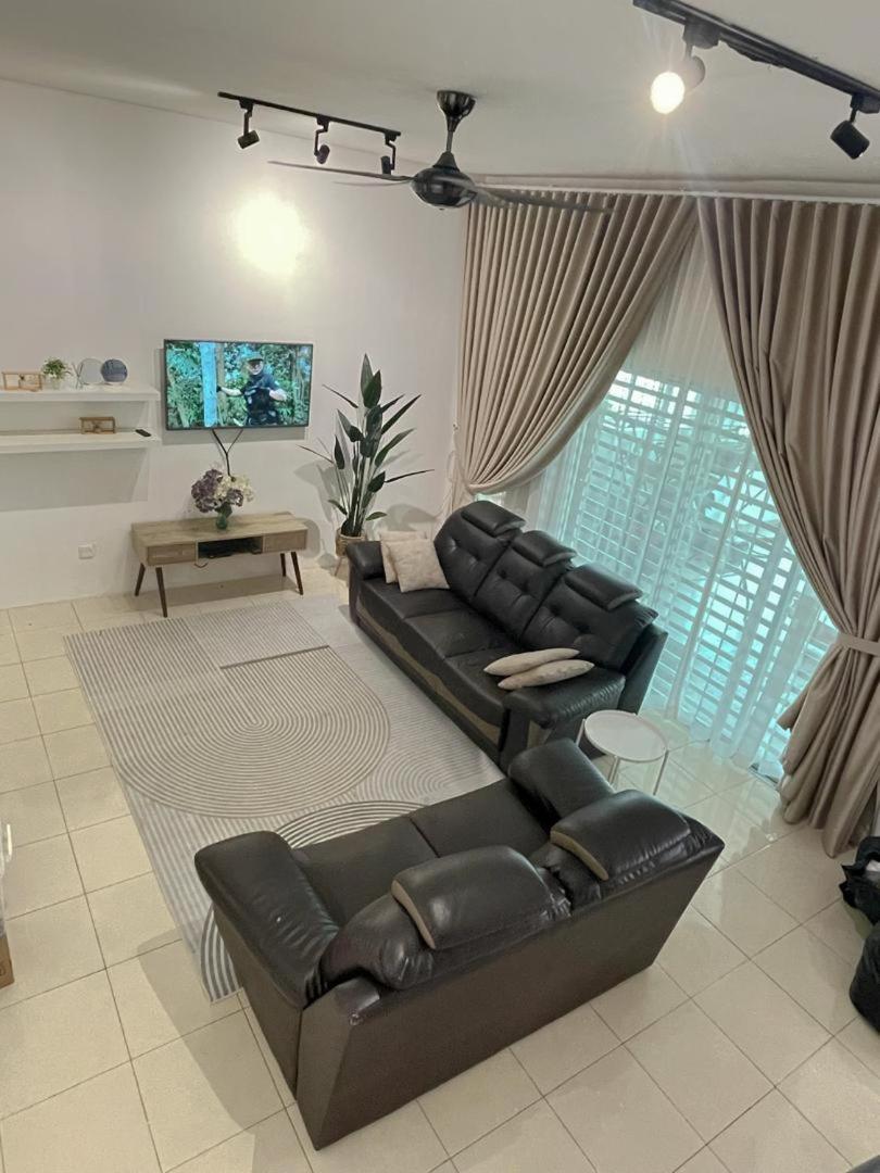 Three-Bedroom House photo 1