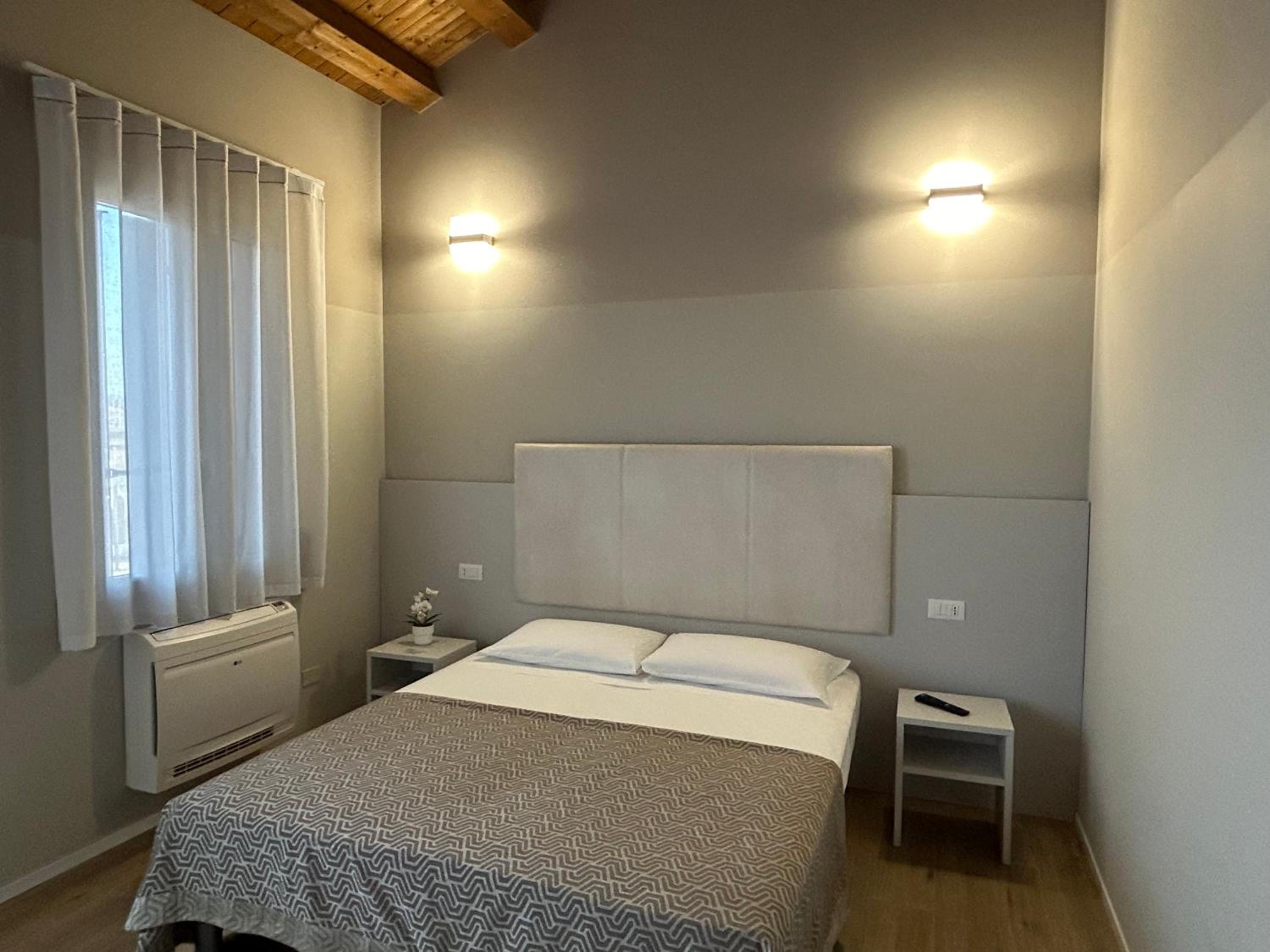 Double Room with Private Bathroom photo 1