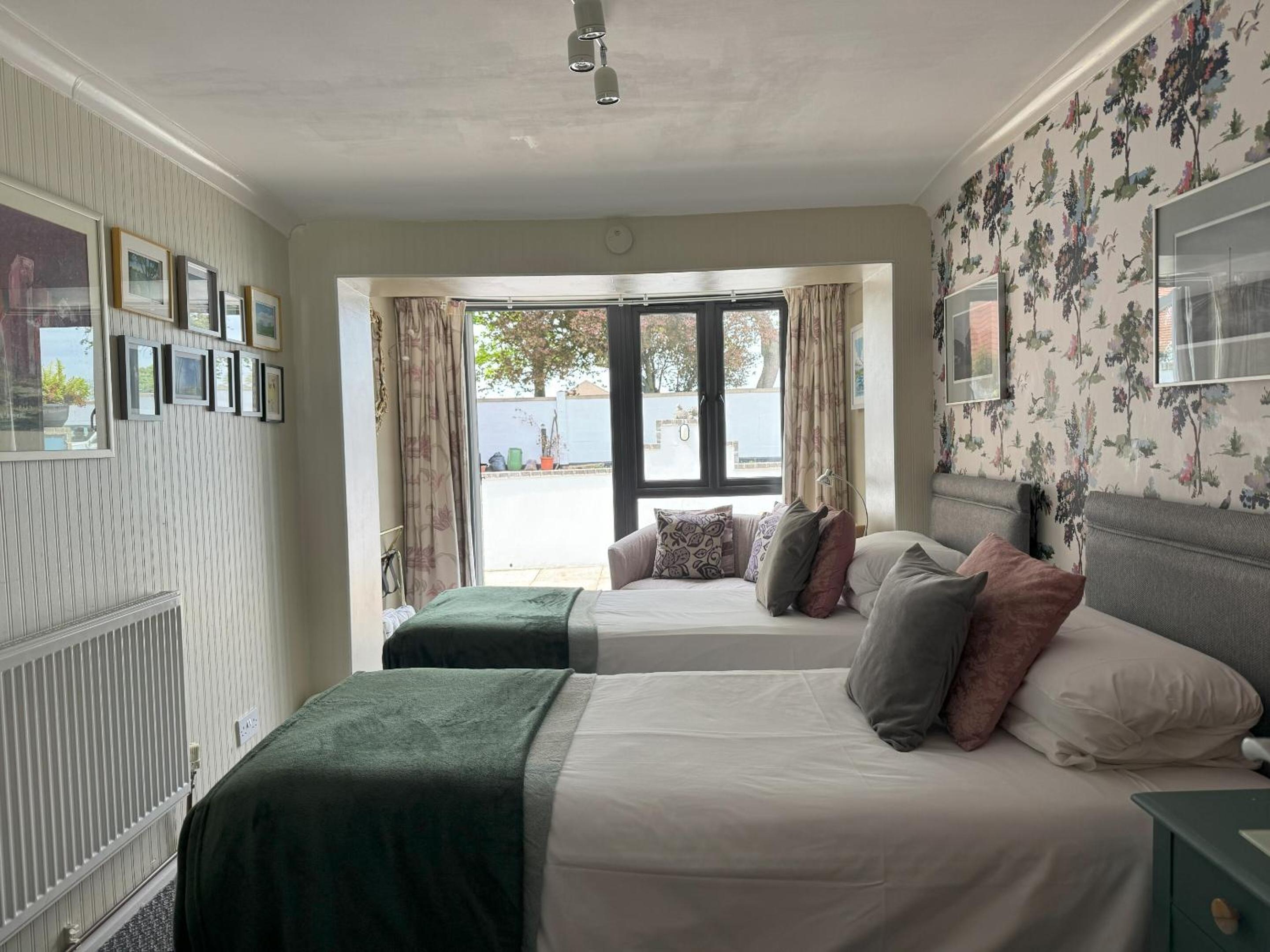 Twin Room with Terrace - Photo 2