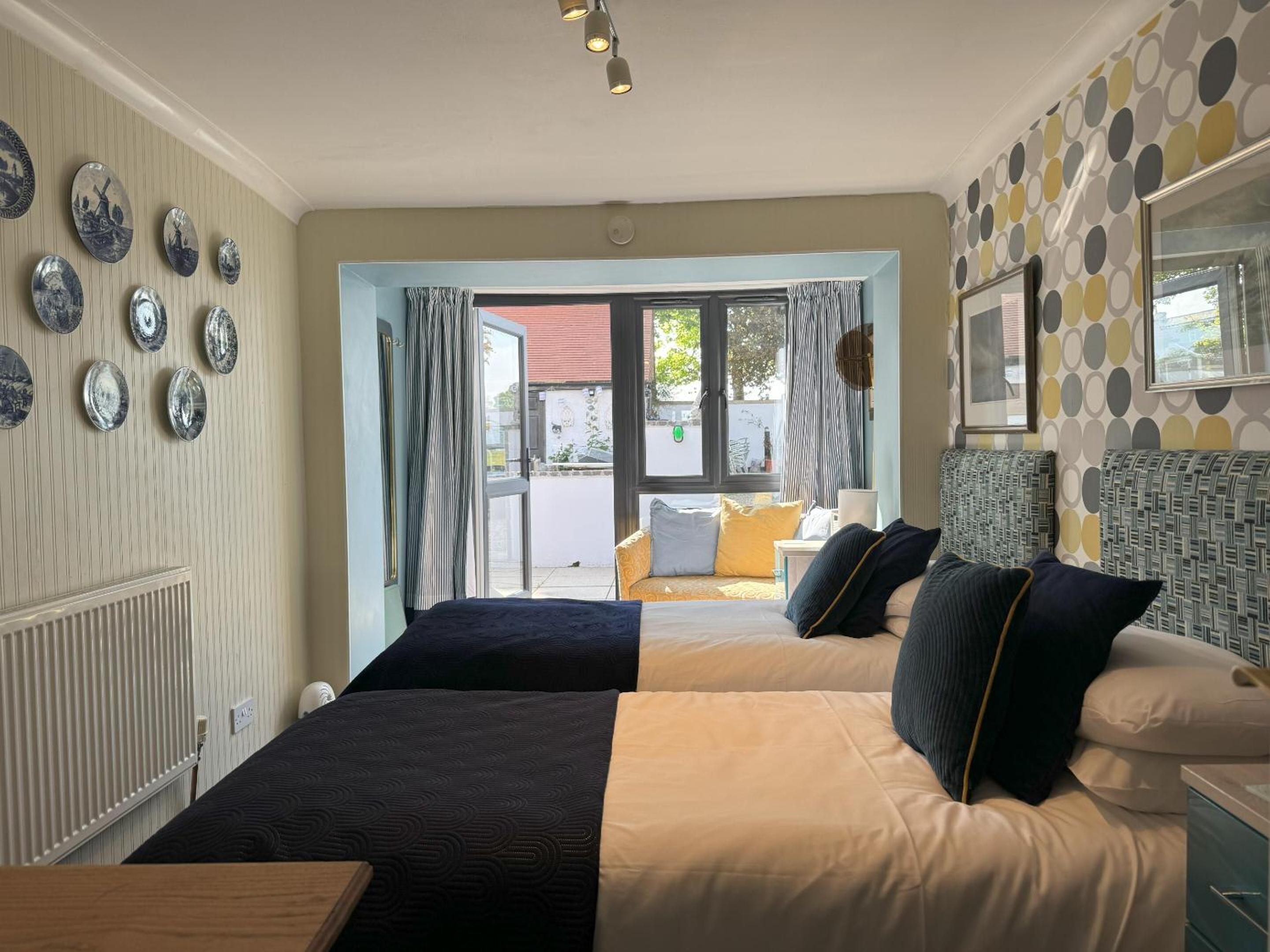 Twin Room with Terrace - Photo 8