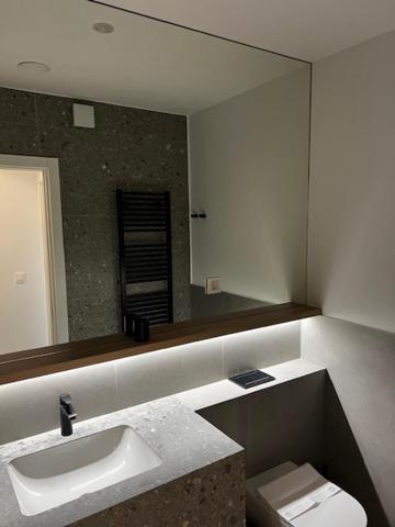 Deluxe Two-Bedroom Apartment with Terrace and Sea View  photo 2
