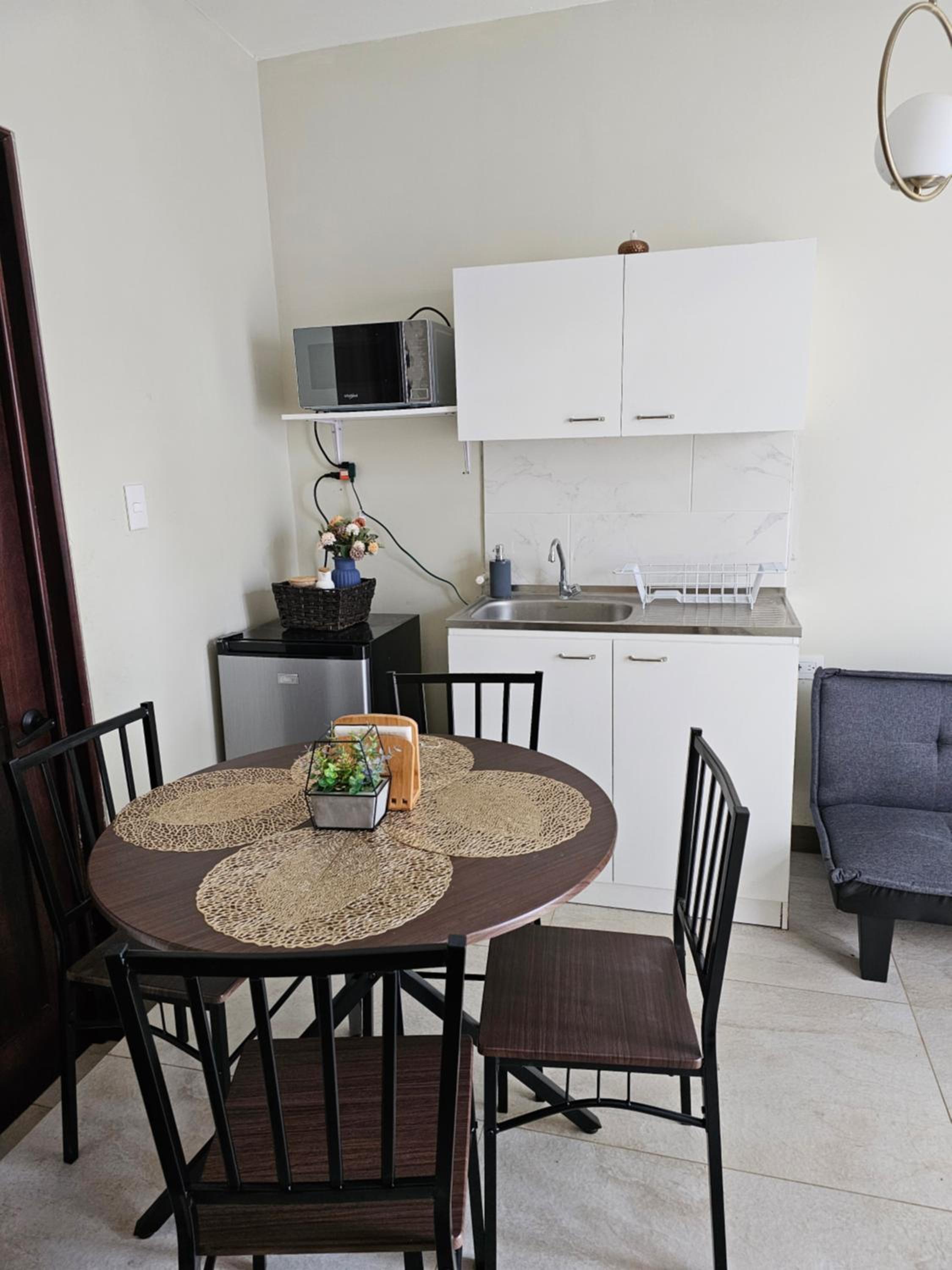 One-Bedroom Apartment photo 2