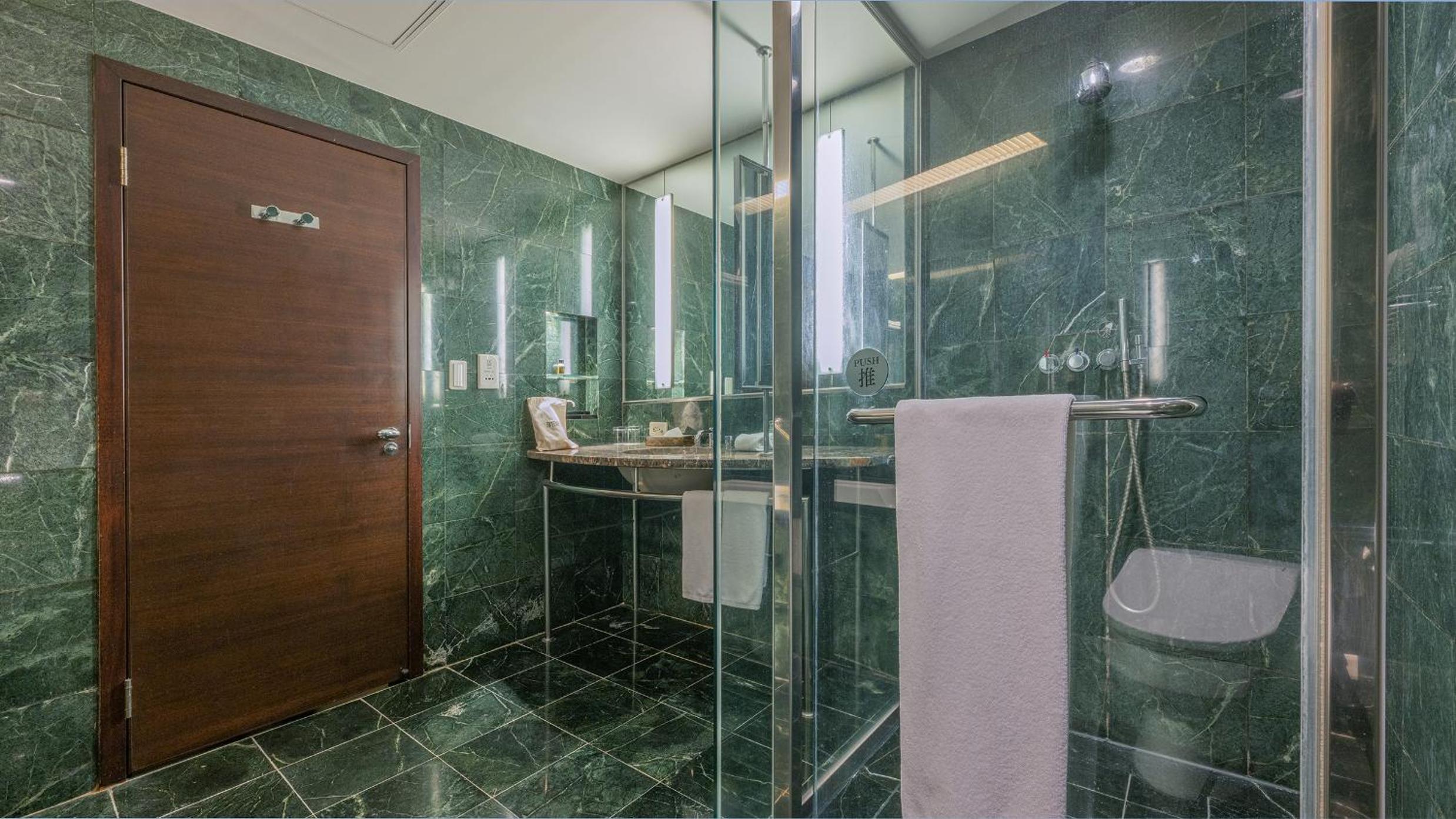 Double or Twin Room (Check-in after 20:00) - Photo 4