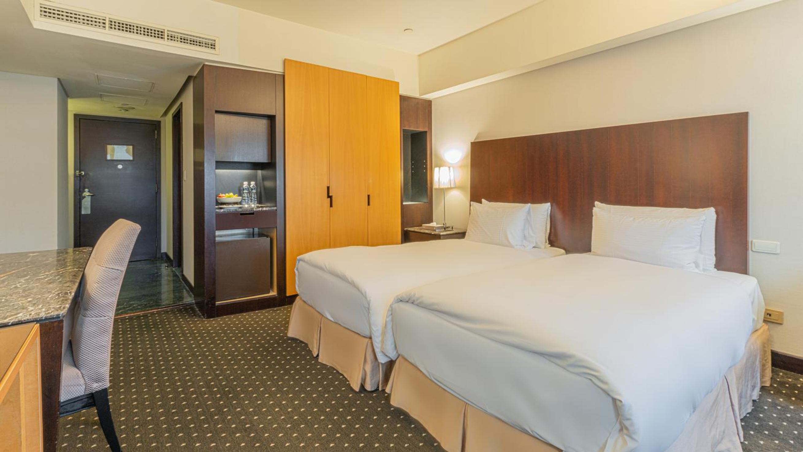 Double or Twin Room (Check-in after 20:00) - Photo 3