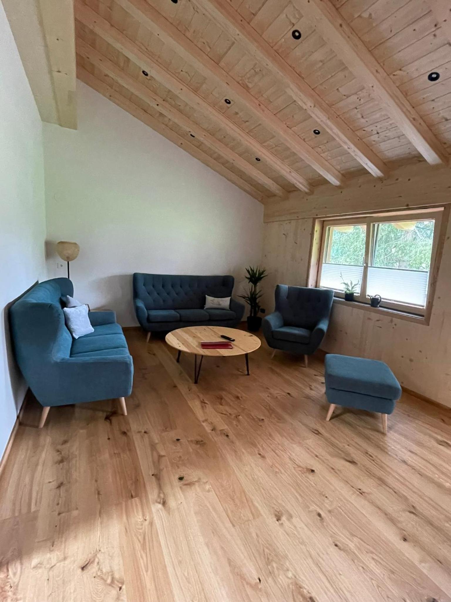 Four-Bedroom Apartment with Balcony  photo 3