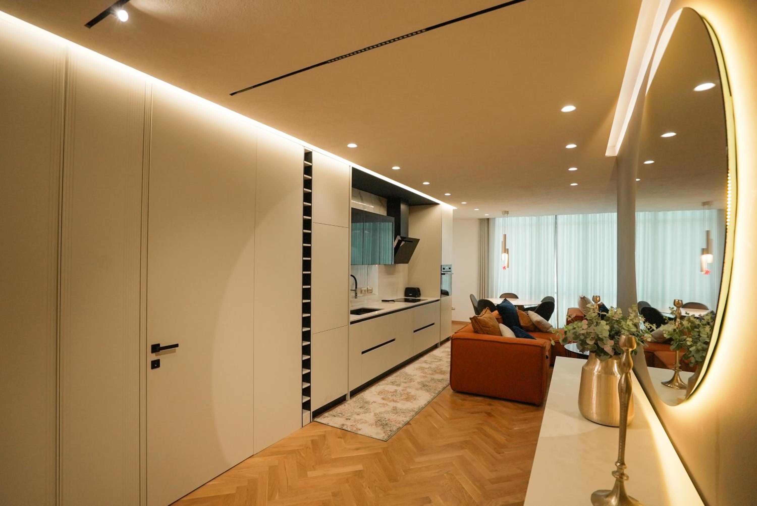 Deluxe One-Bedroom Apartment with City View photo 1