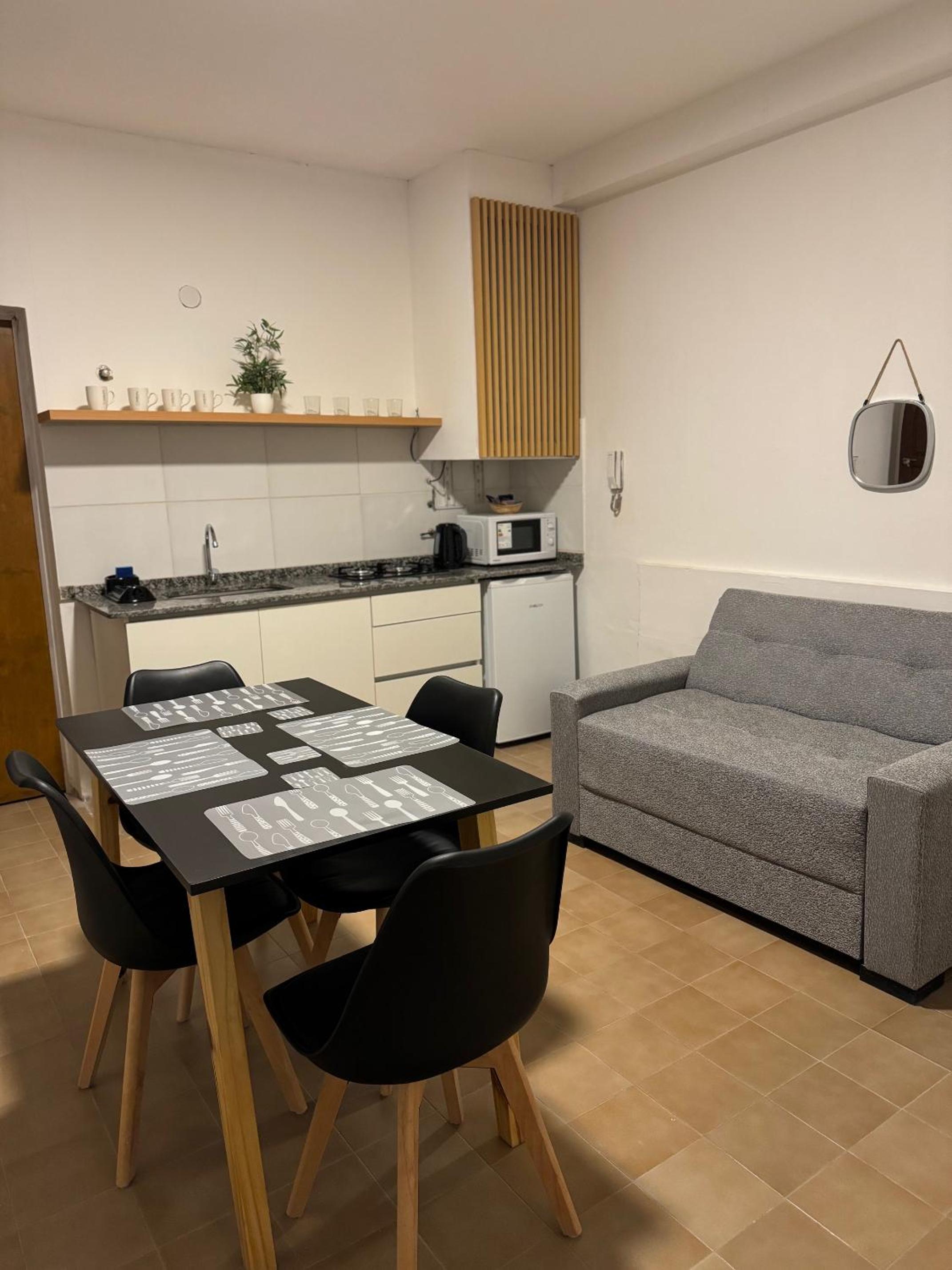 One-Bedroom Apartment photo 3