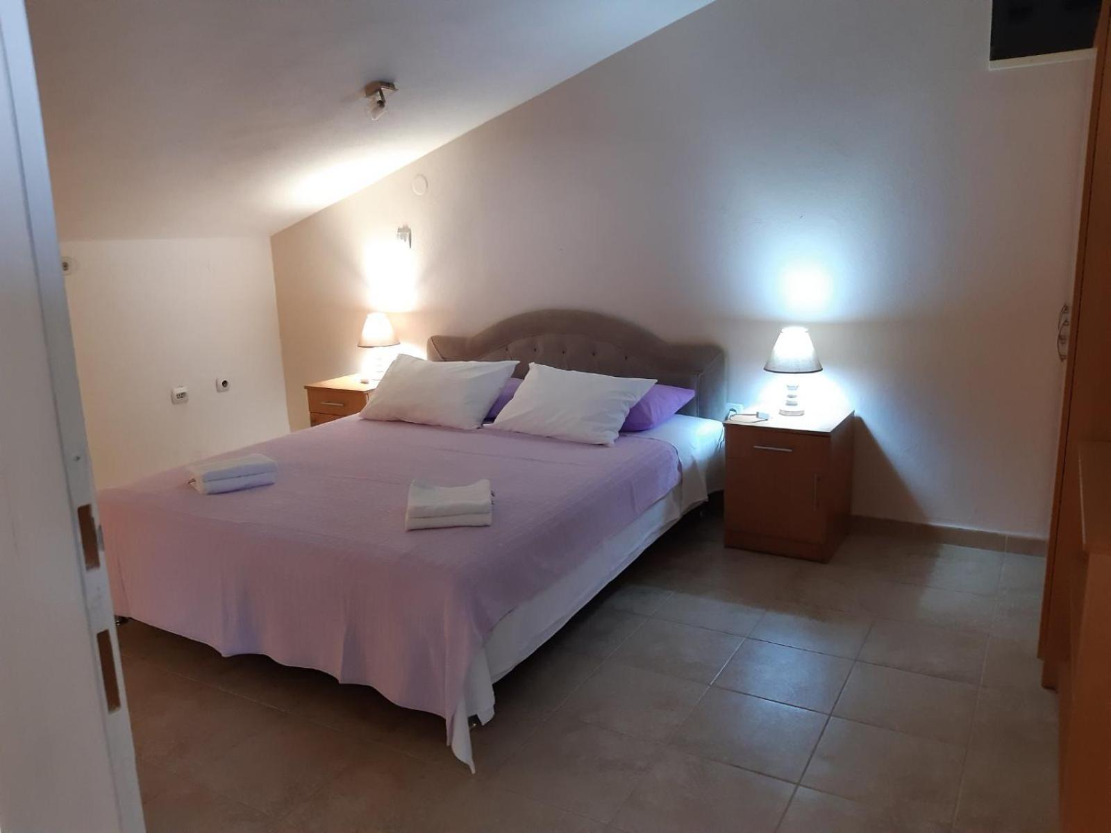 One-Bedroom Apartment with Sea View photo 3