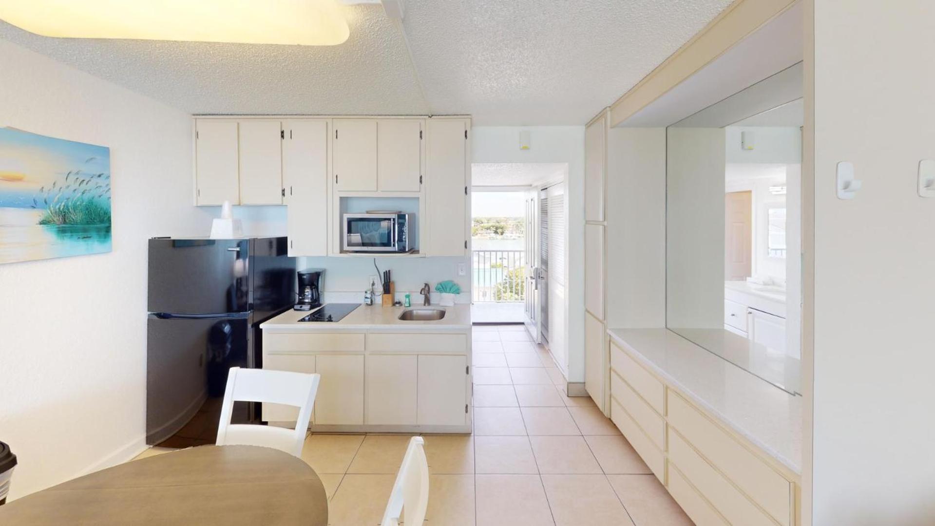 Standard King Ocean View - 508 - Photo 3