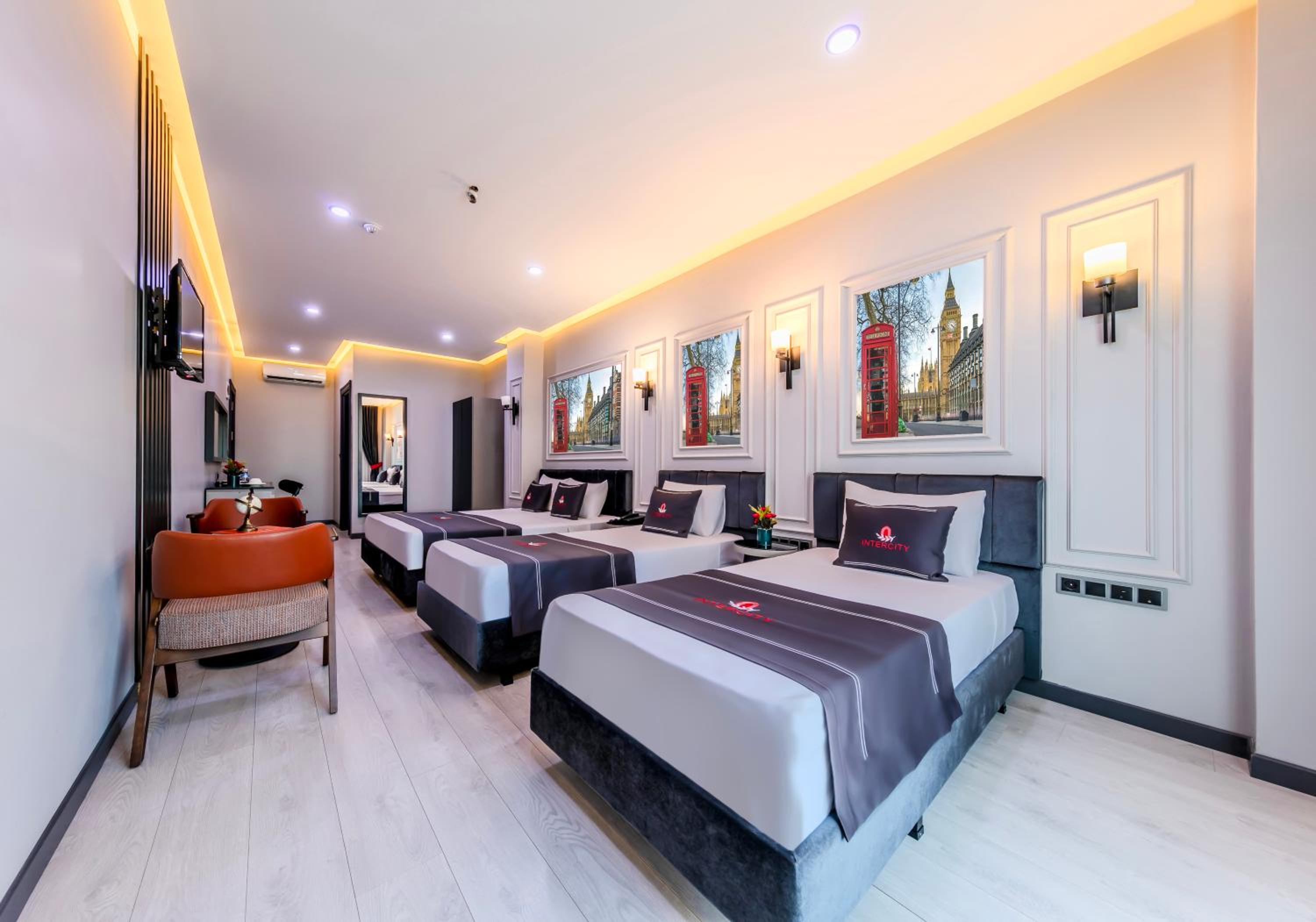 Deluxe Quadruple Room