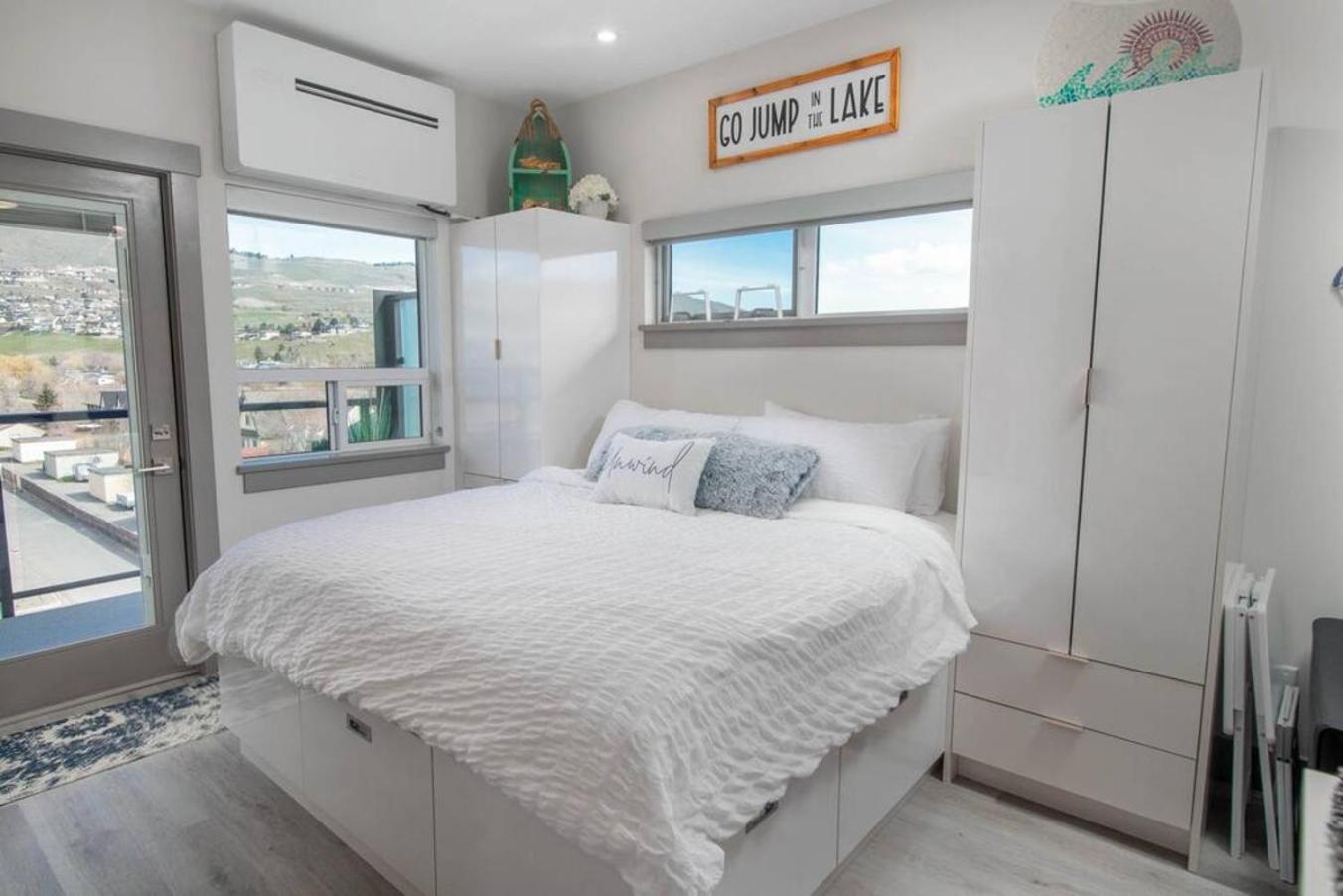 Superior Single Room with Lake View photo 2