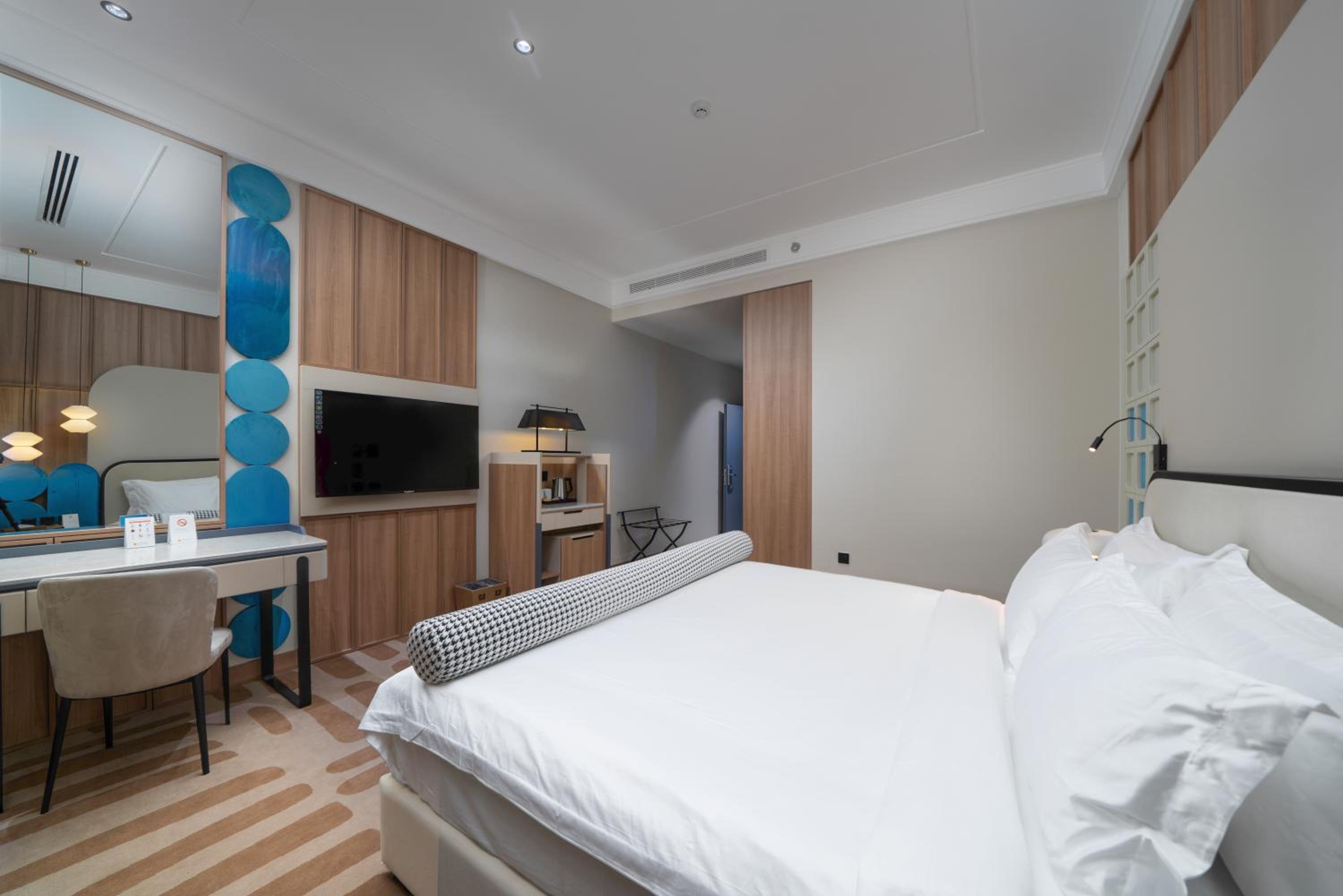 Standard King Room photo 2