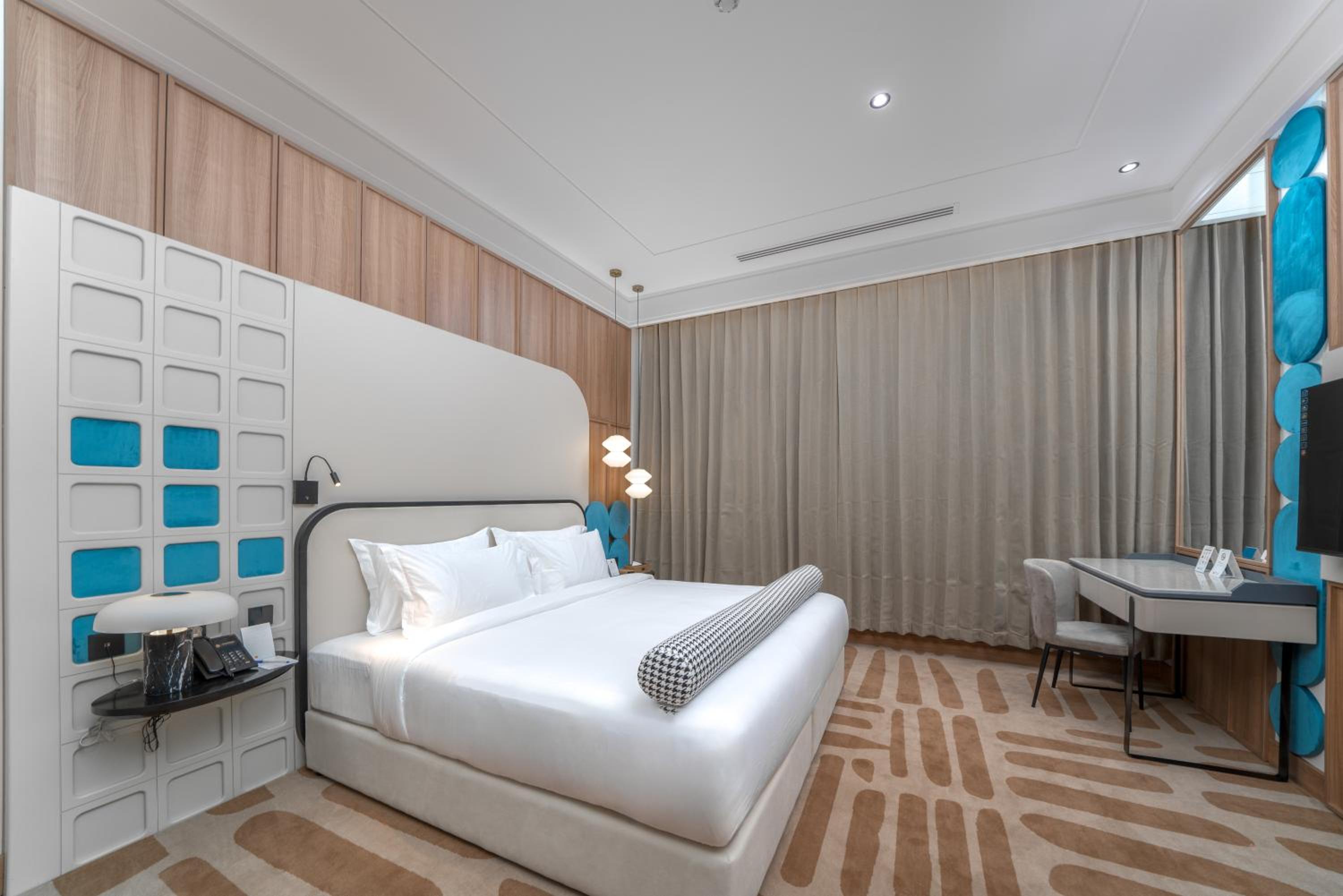 Standard King Room photo 1