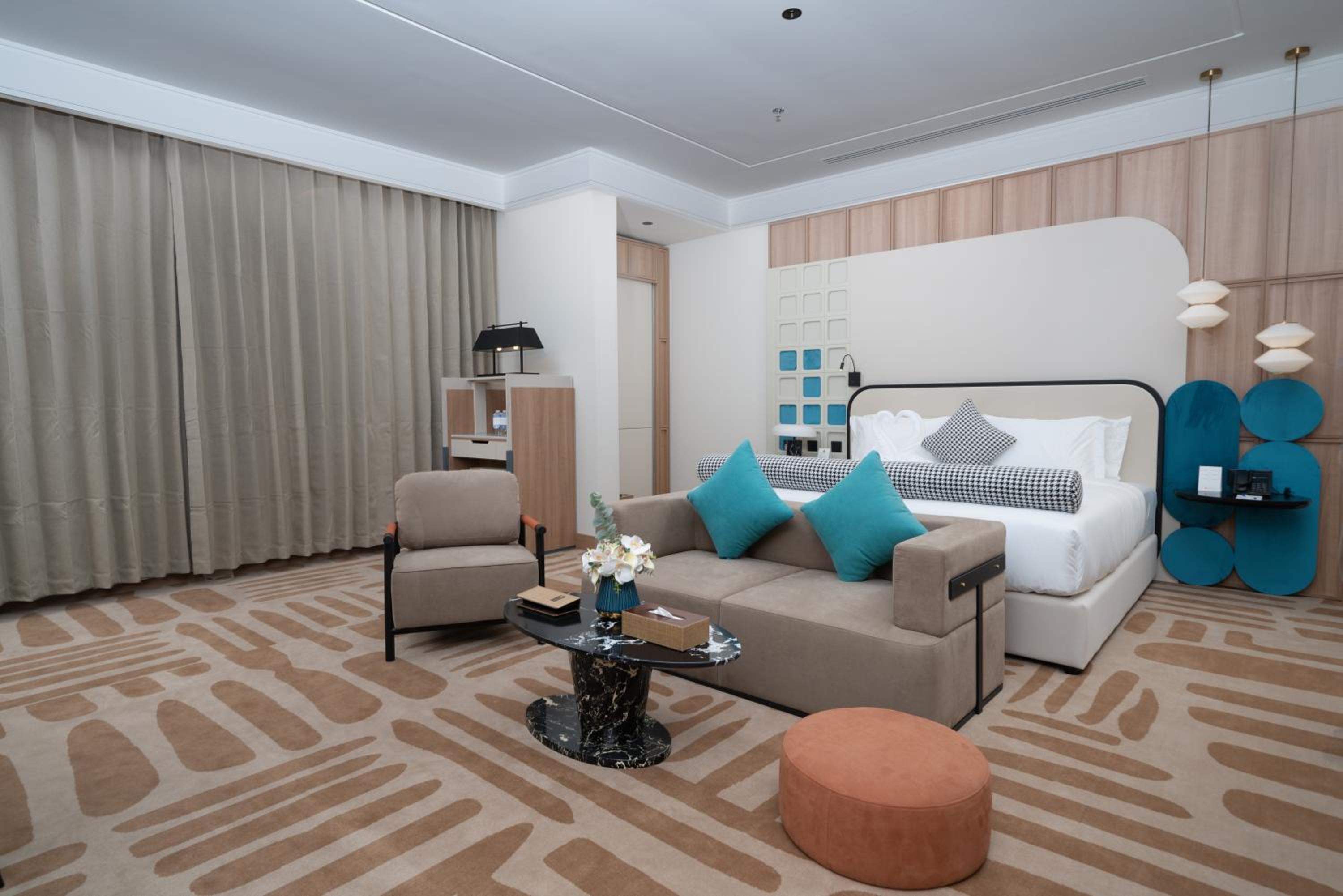 Deluxe King Room photo 2