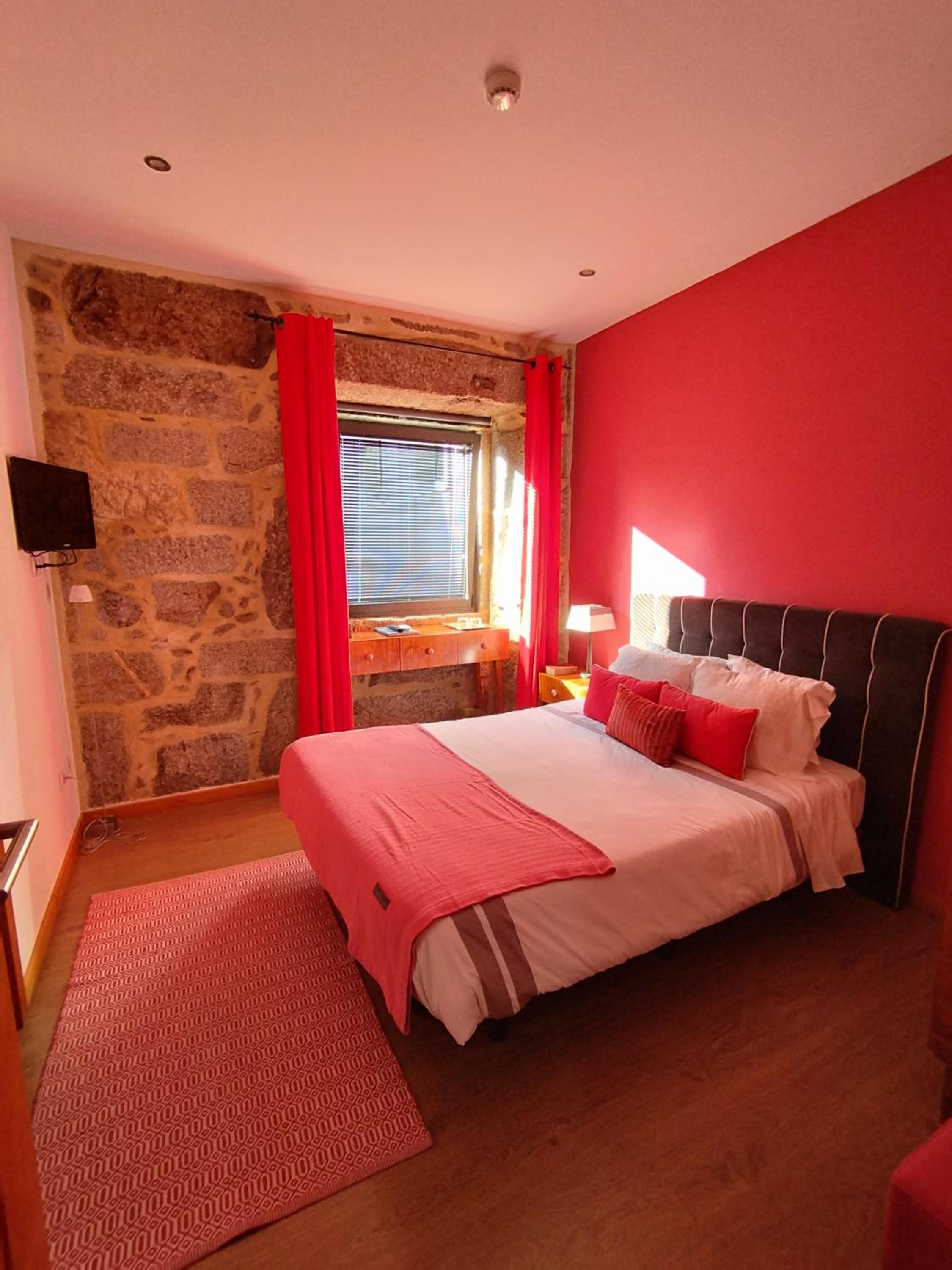 Budget Double Room - Photo 3