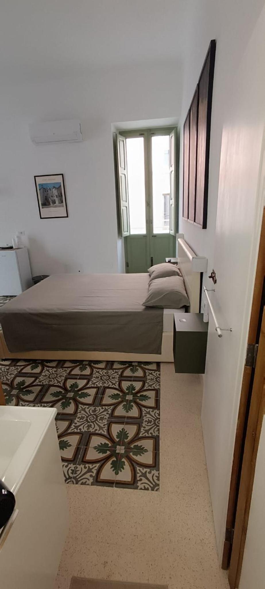 One-Bedroom House photo 1