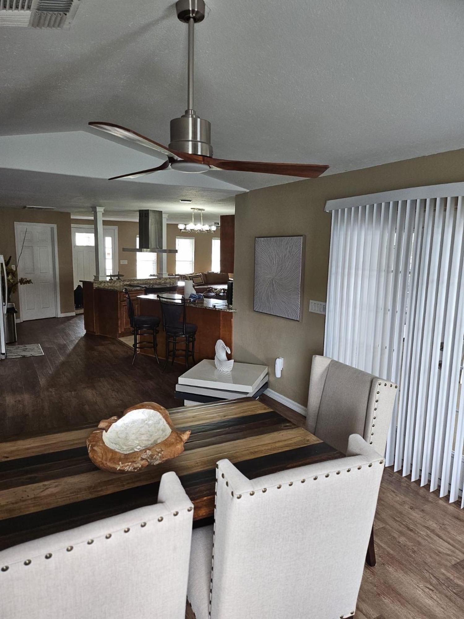 Three-Bedroom House photo 3
