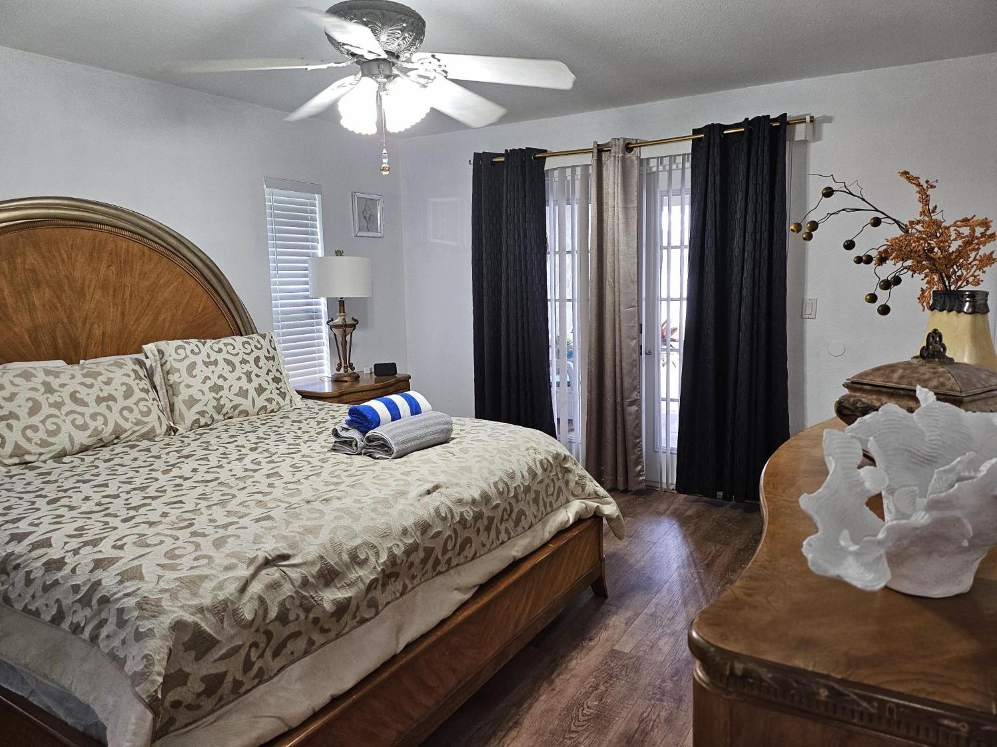Three-Bedroom House photo 1