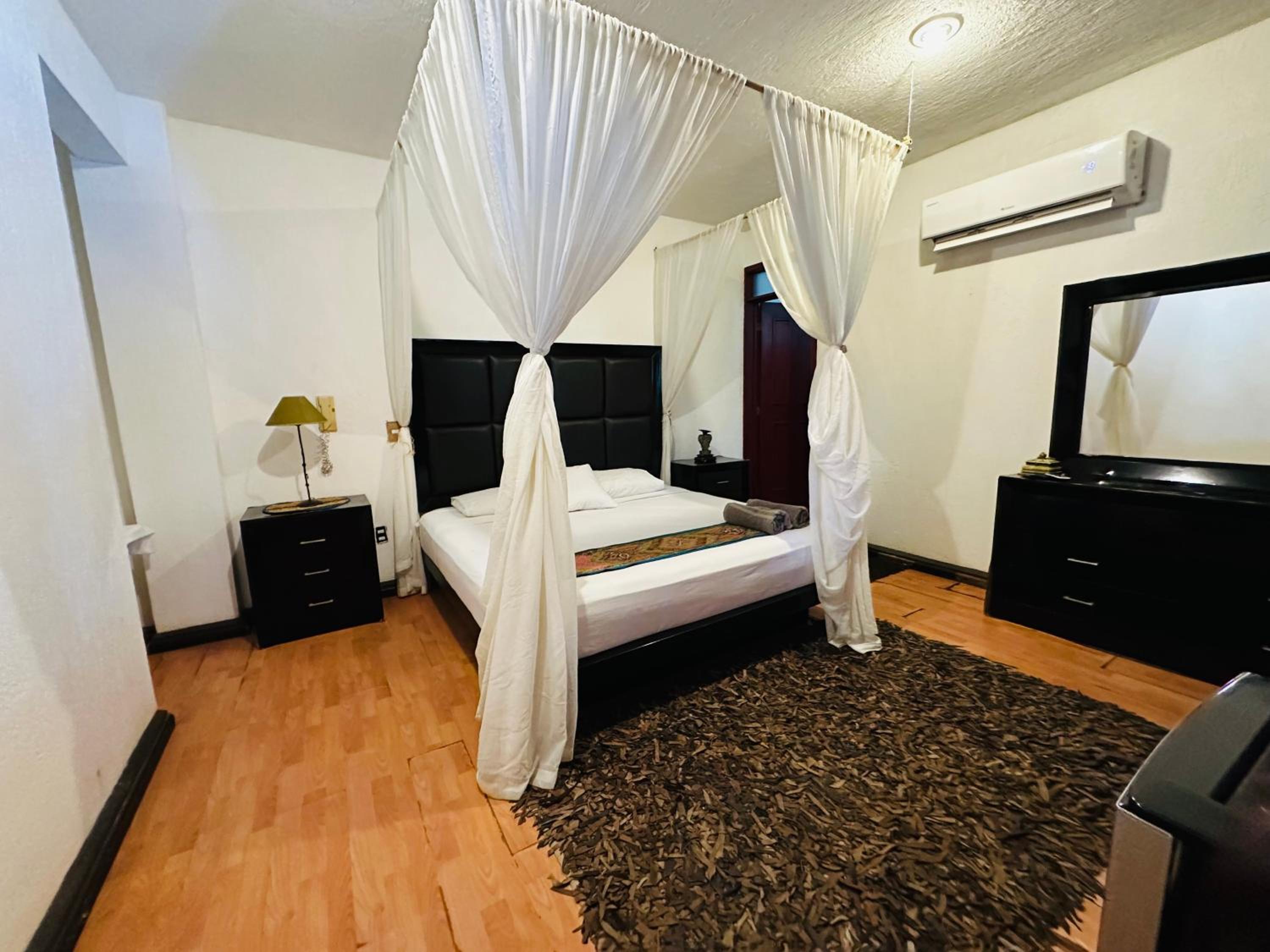 Standard Double Room - Photo 3