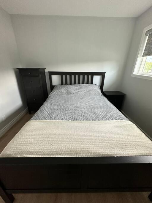 Five-Bedroom House photo 3