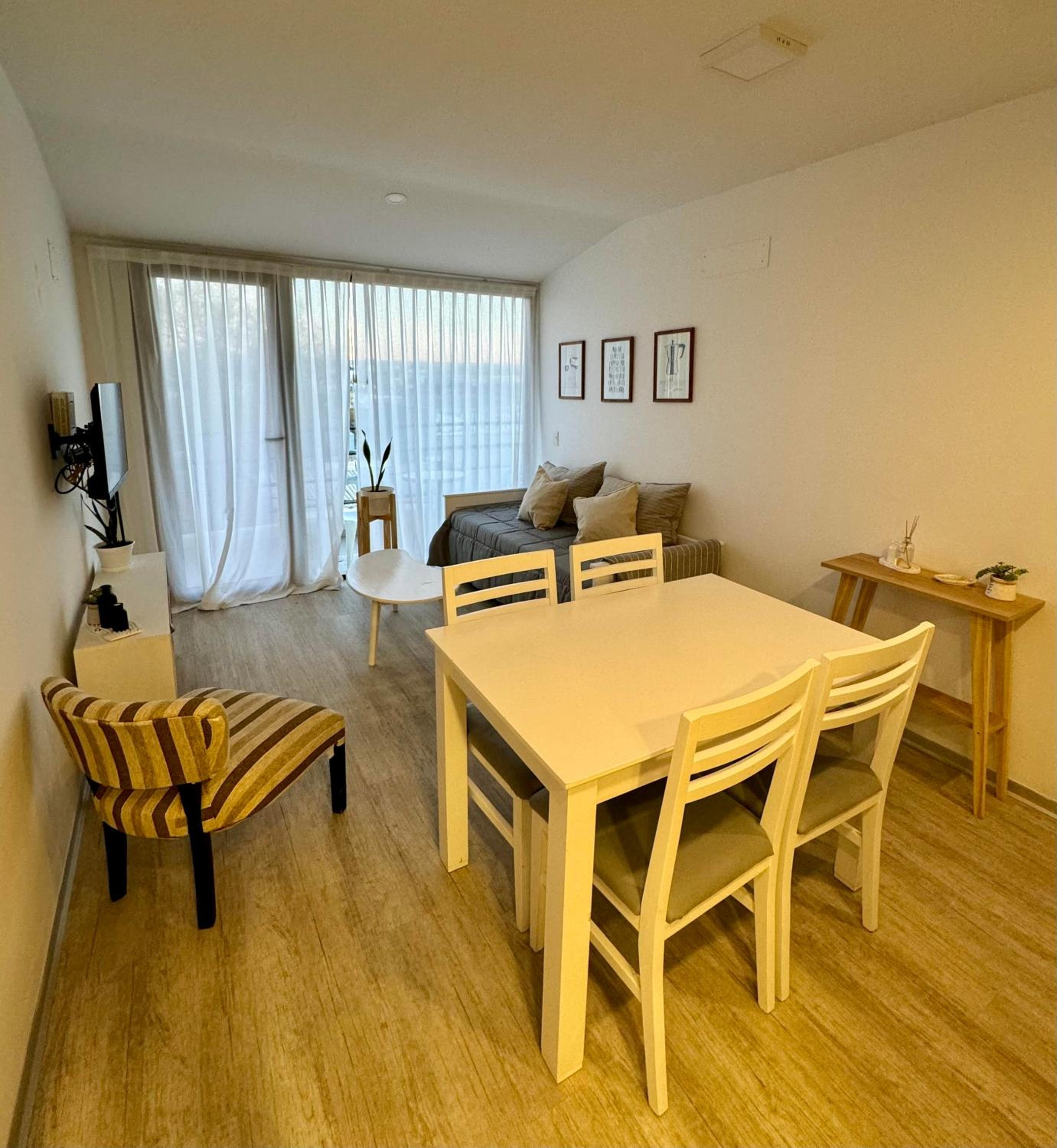 One-Bedroom Apartment photo 3