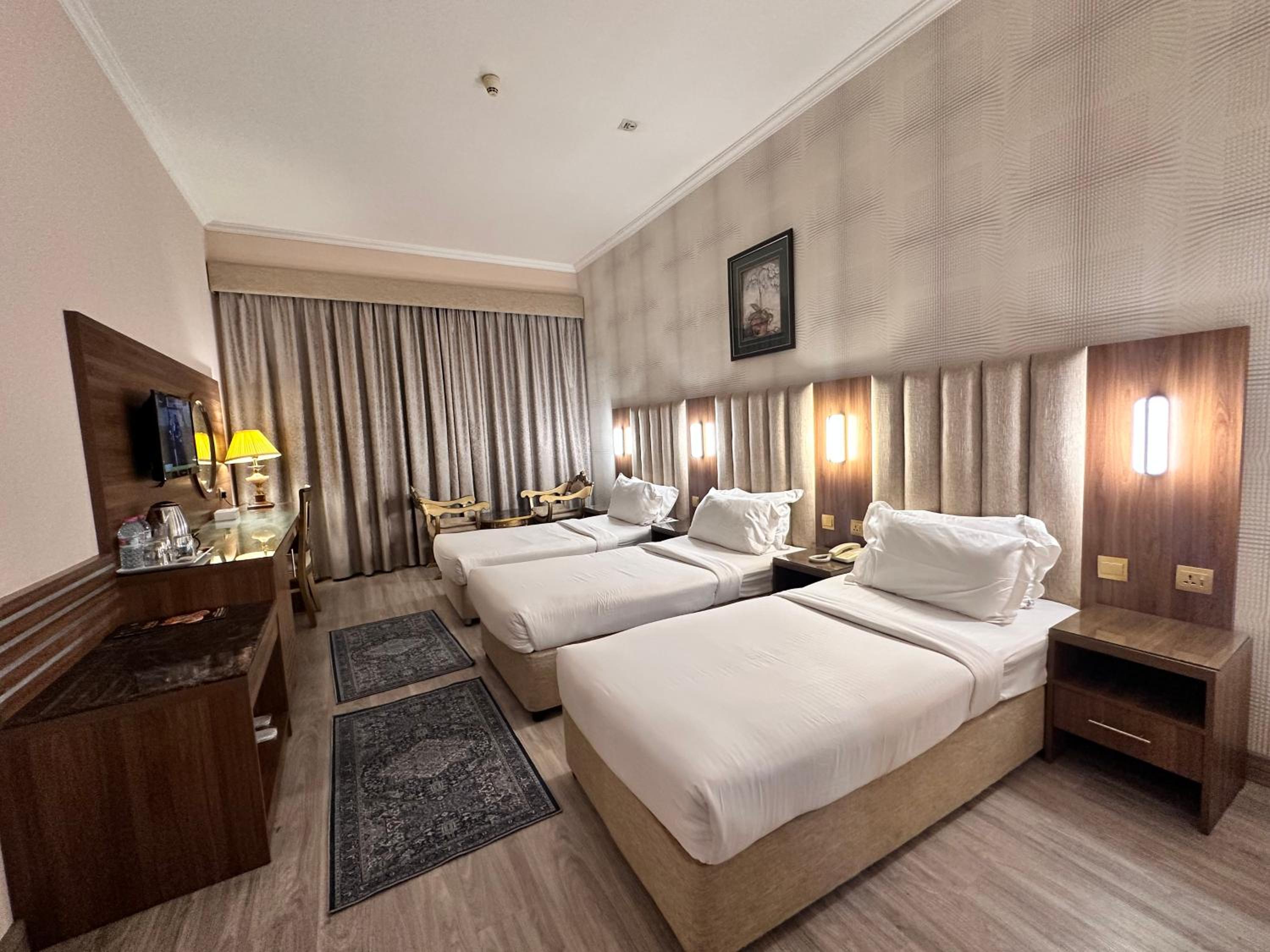 Deluxe Triple Room photo 1
