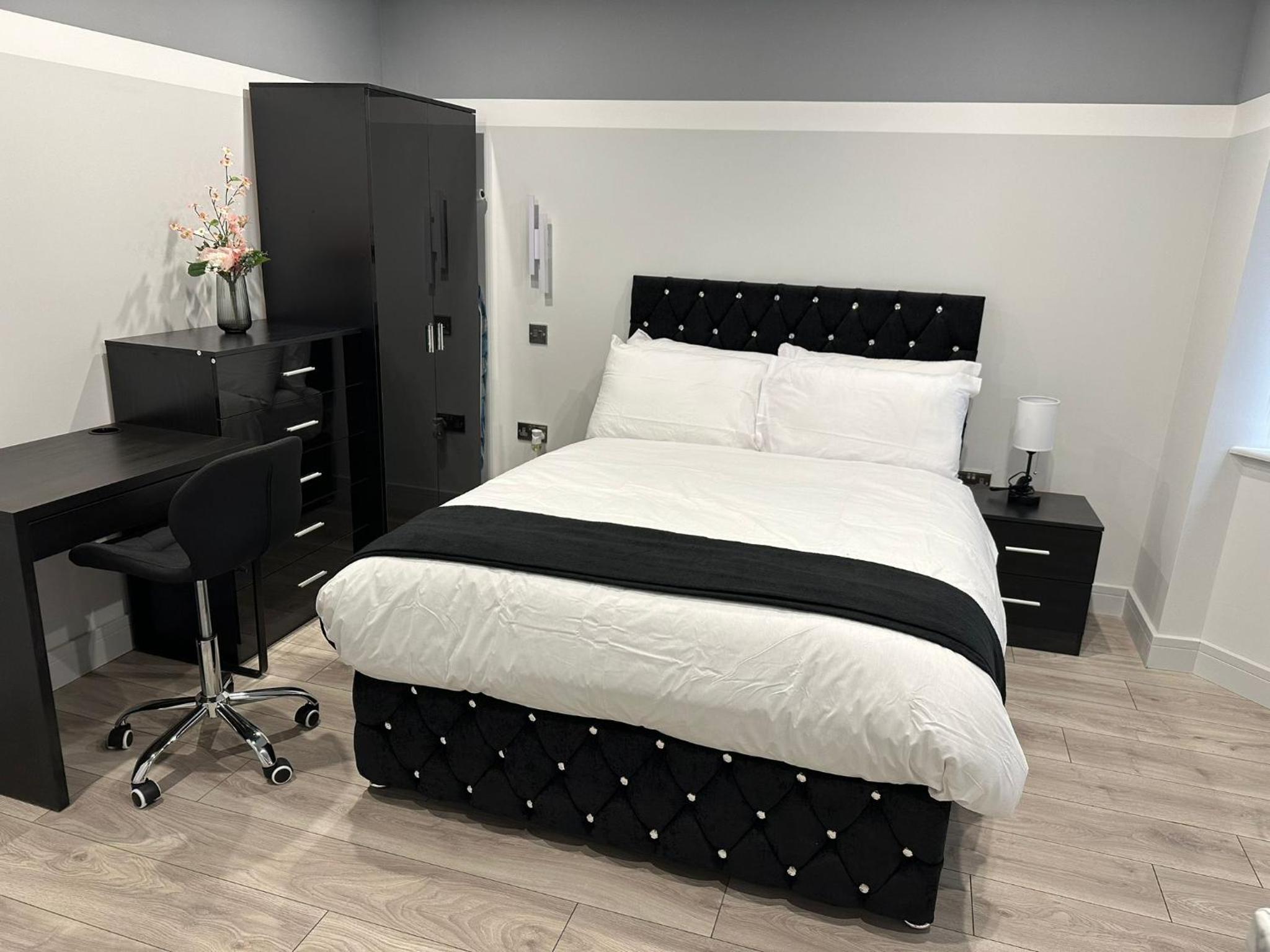 Double Room With Private Bathroom
