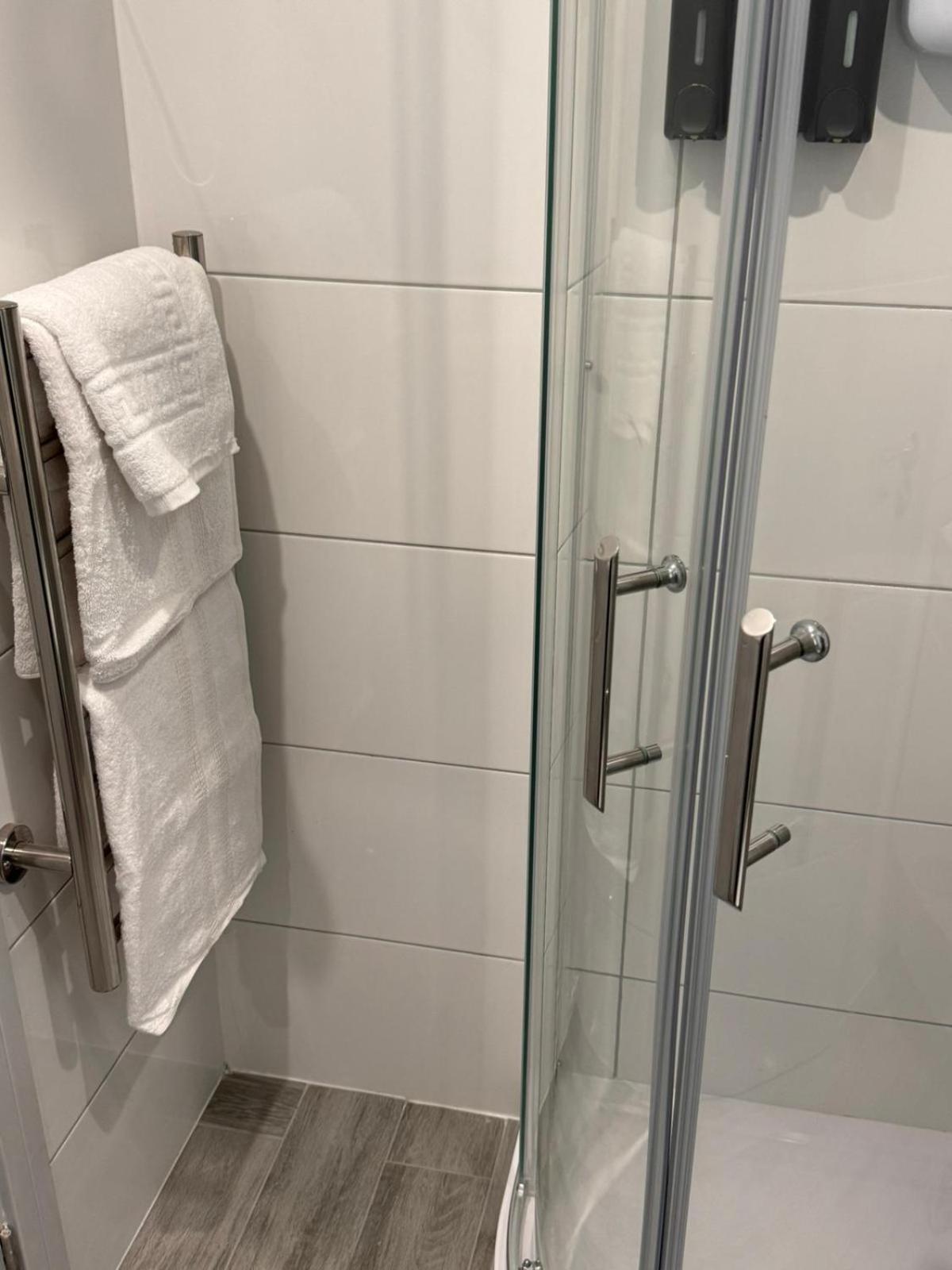 Double Room With Private Bathroom photo 2