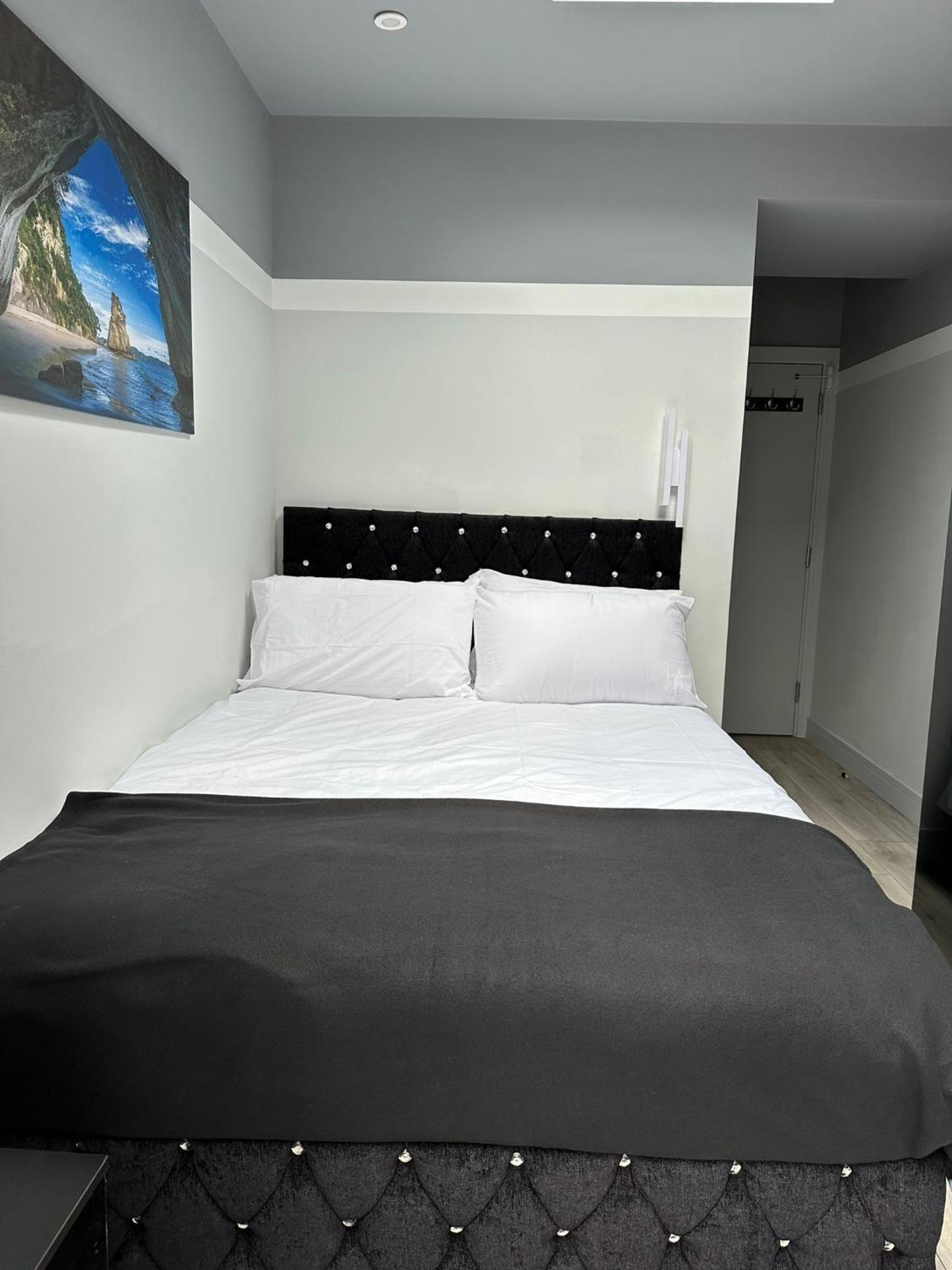 Double Room With Private Bathroom photo 3