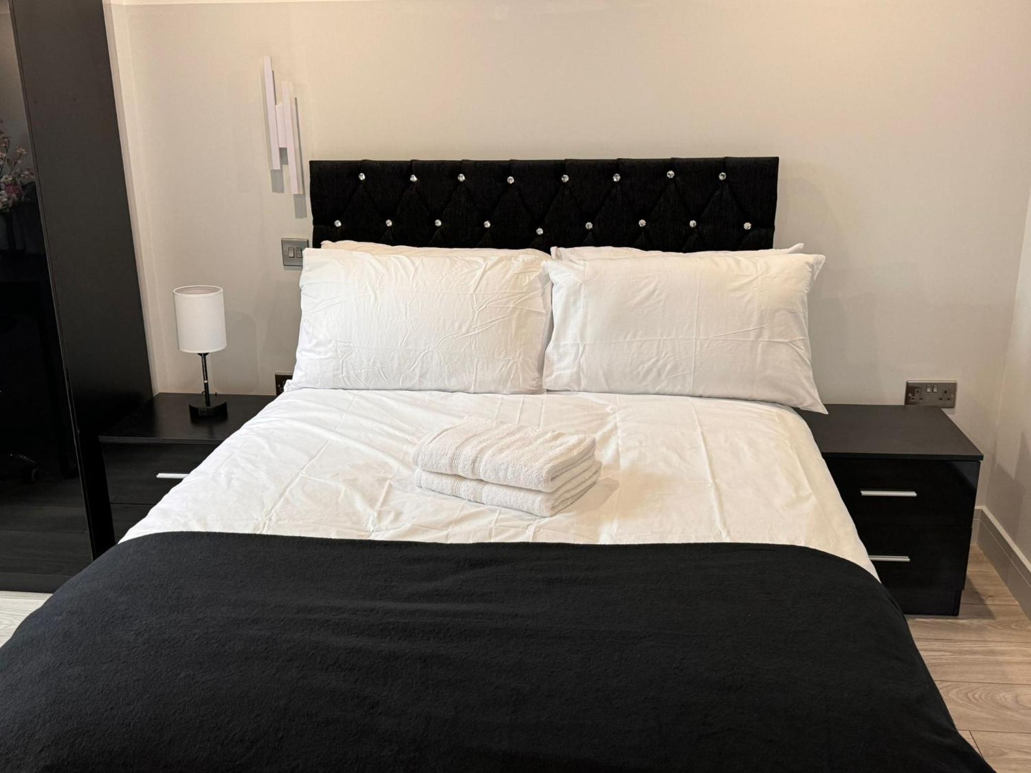Double Room With Private Bathroom photo 3