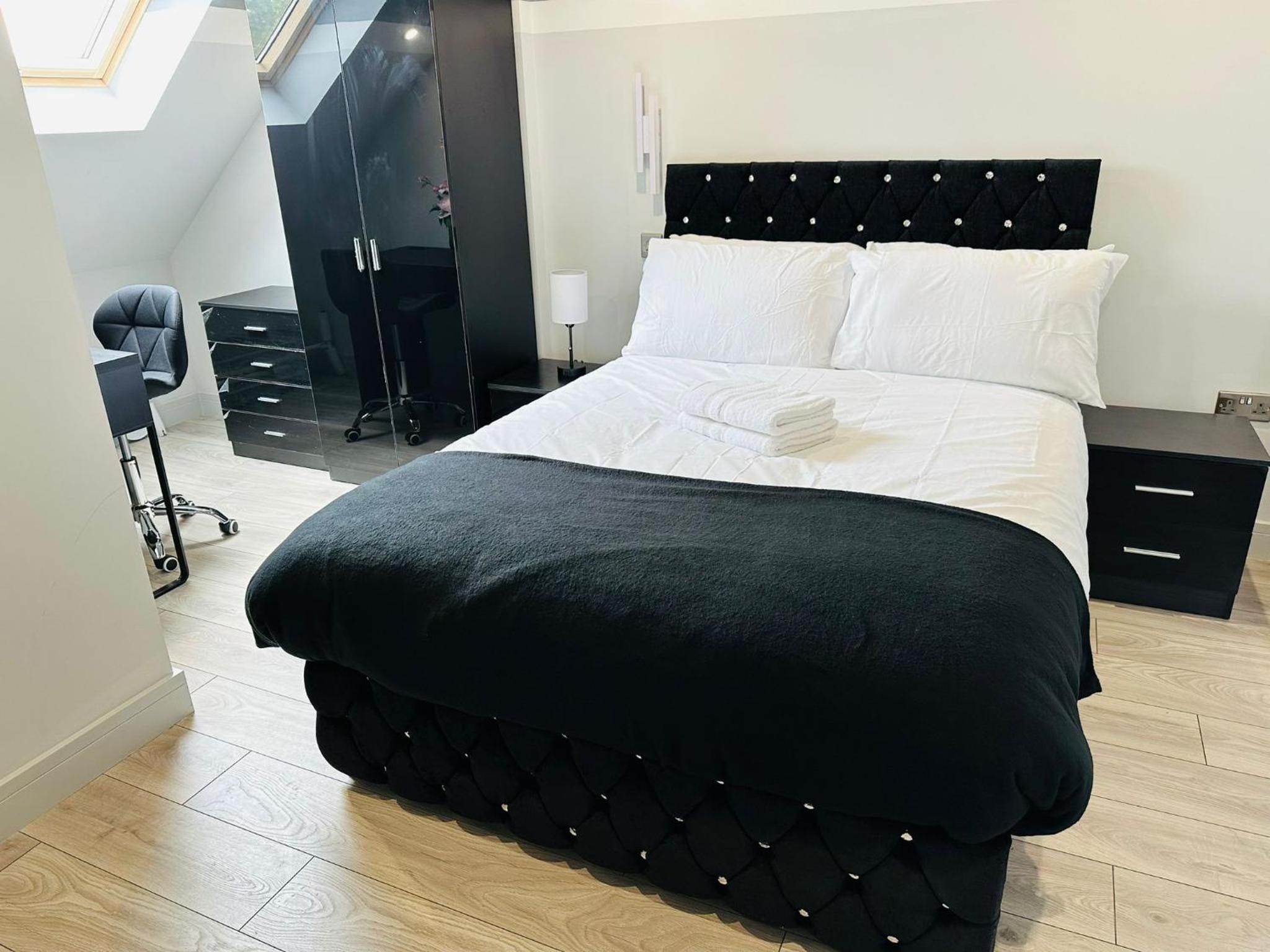 Double Room With Private Bathroom photo 2