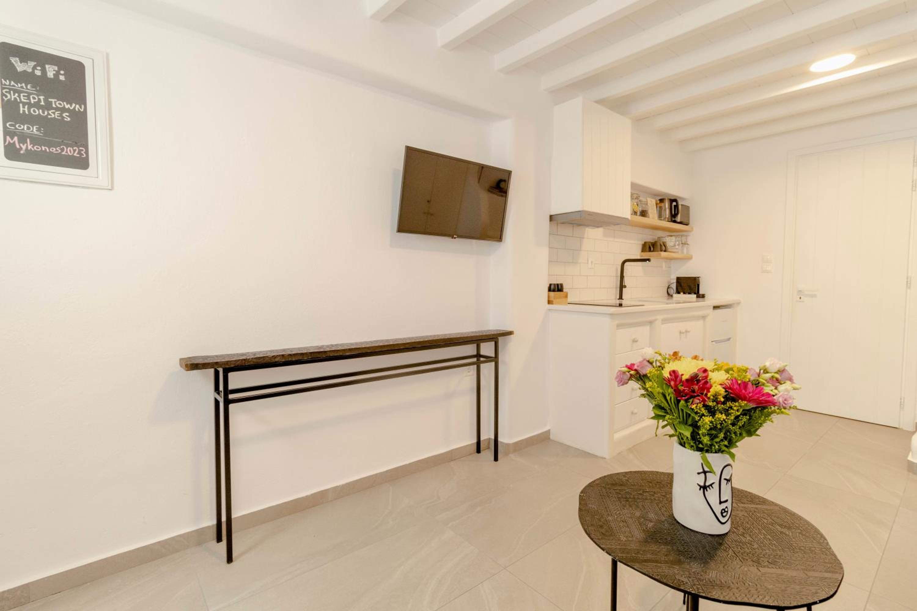 One-Bedroom Apartment - Photo 6