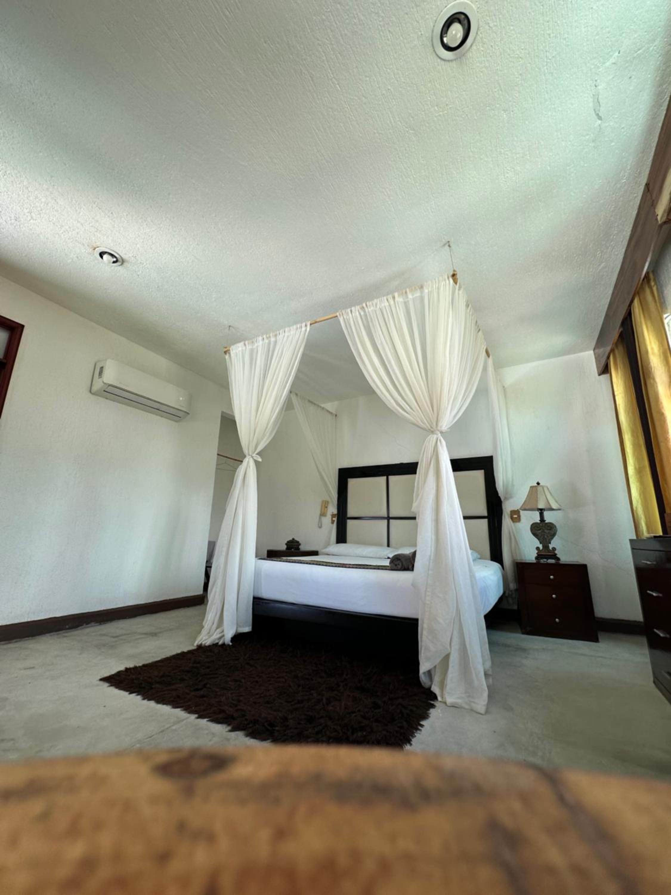Double Room - Photo 7