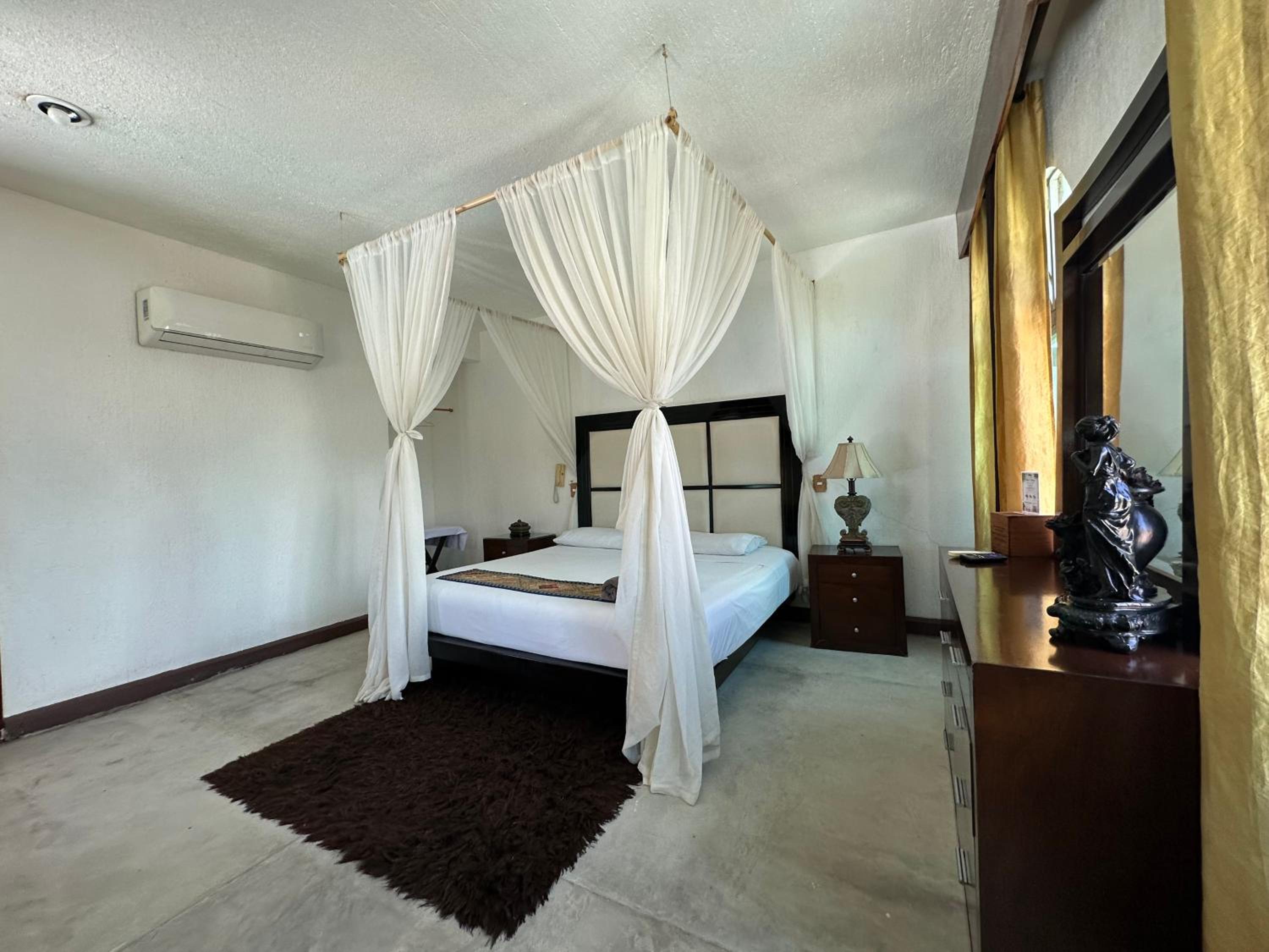 Double Room - Photo 5