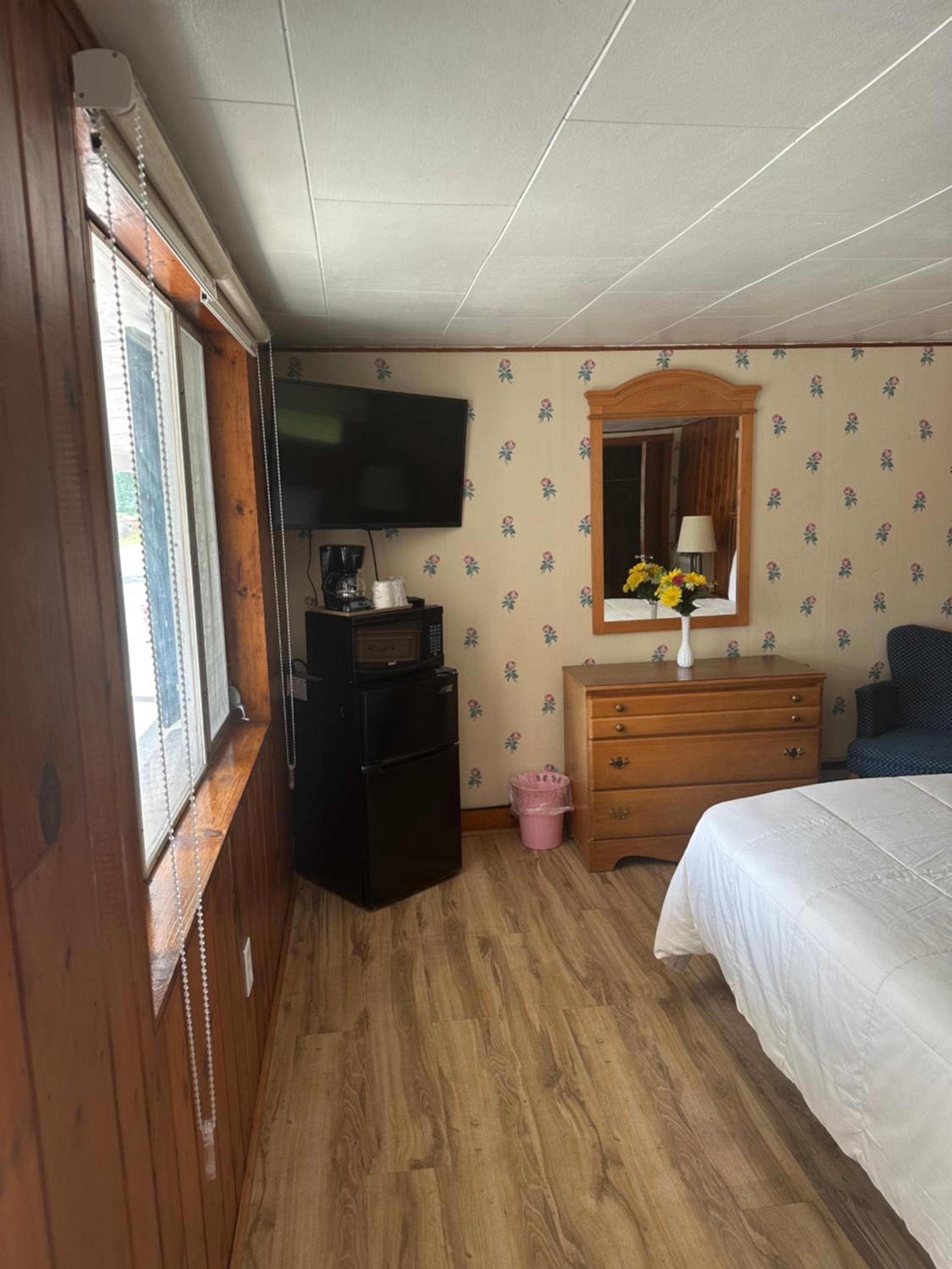 Deluxe Queen Room - Photo 2
