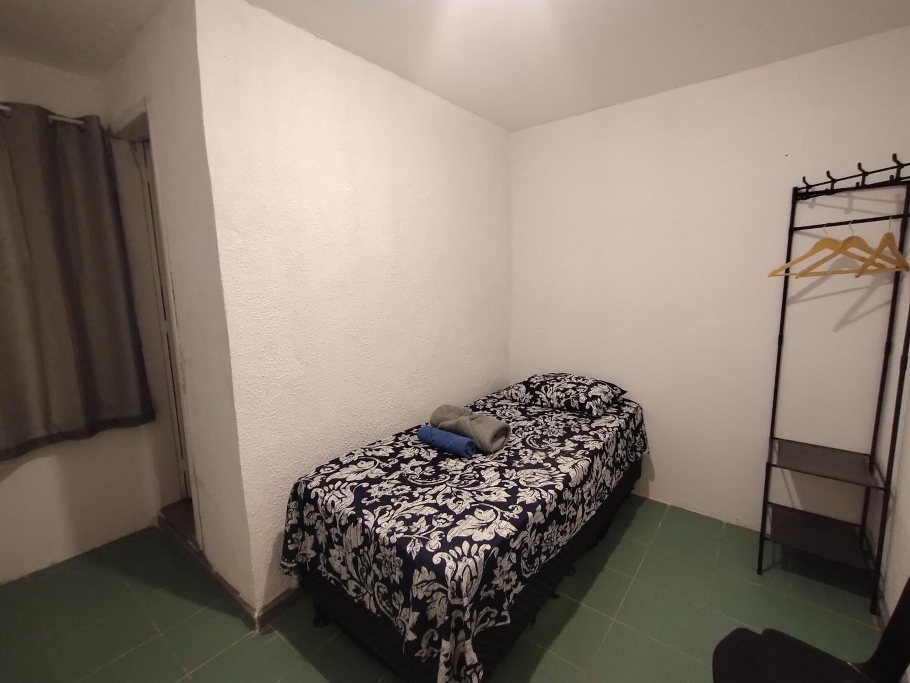 Single Room With Shared Bathroom photo 2