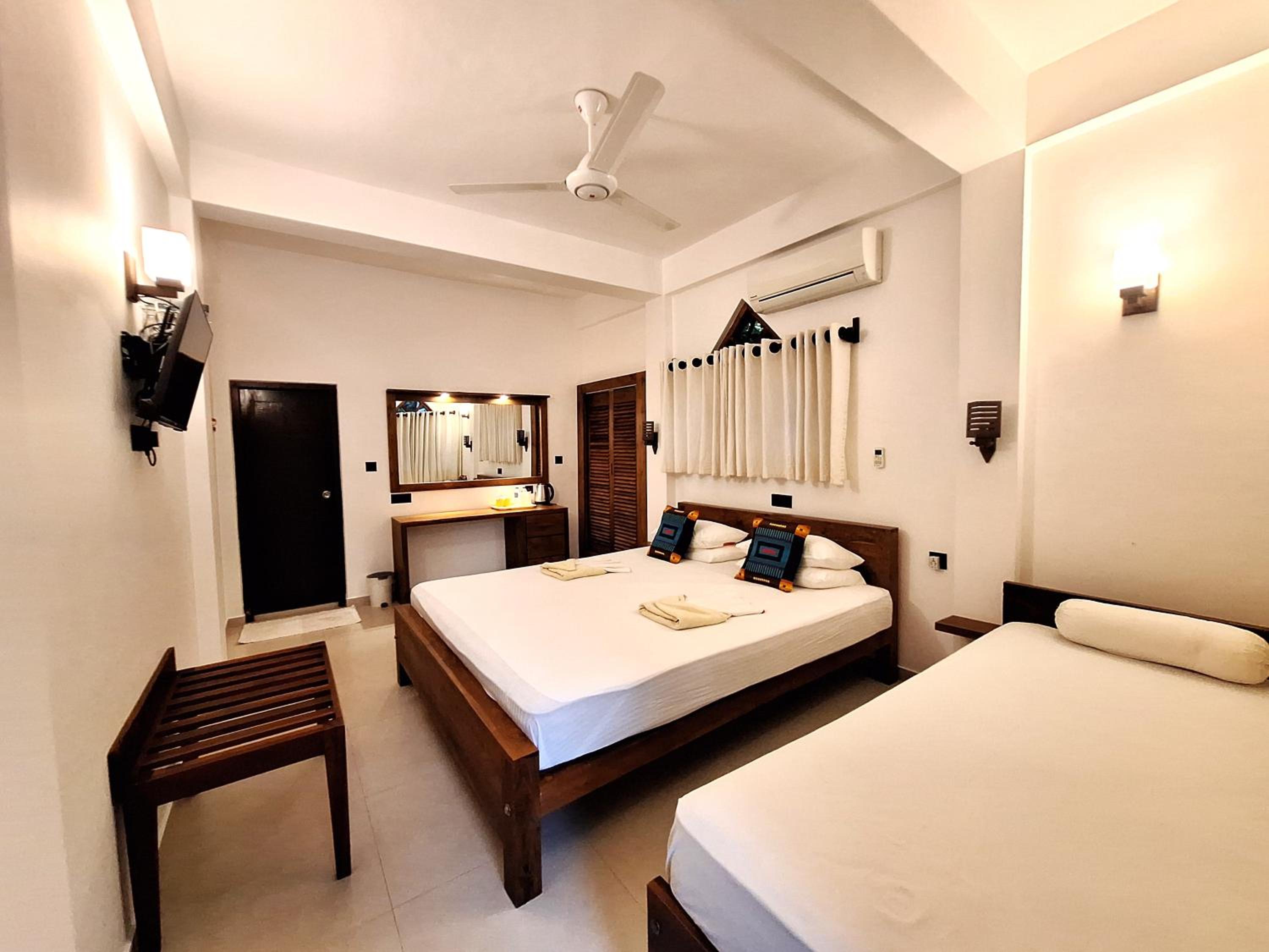 Deluxe Double or Twin Room photo 3