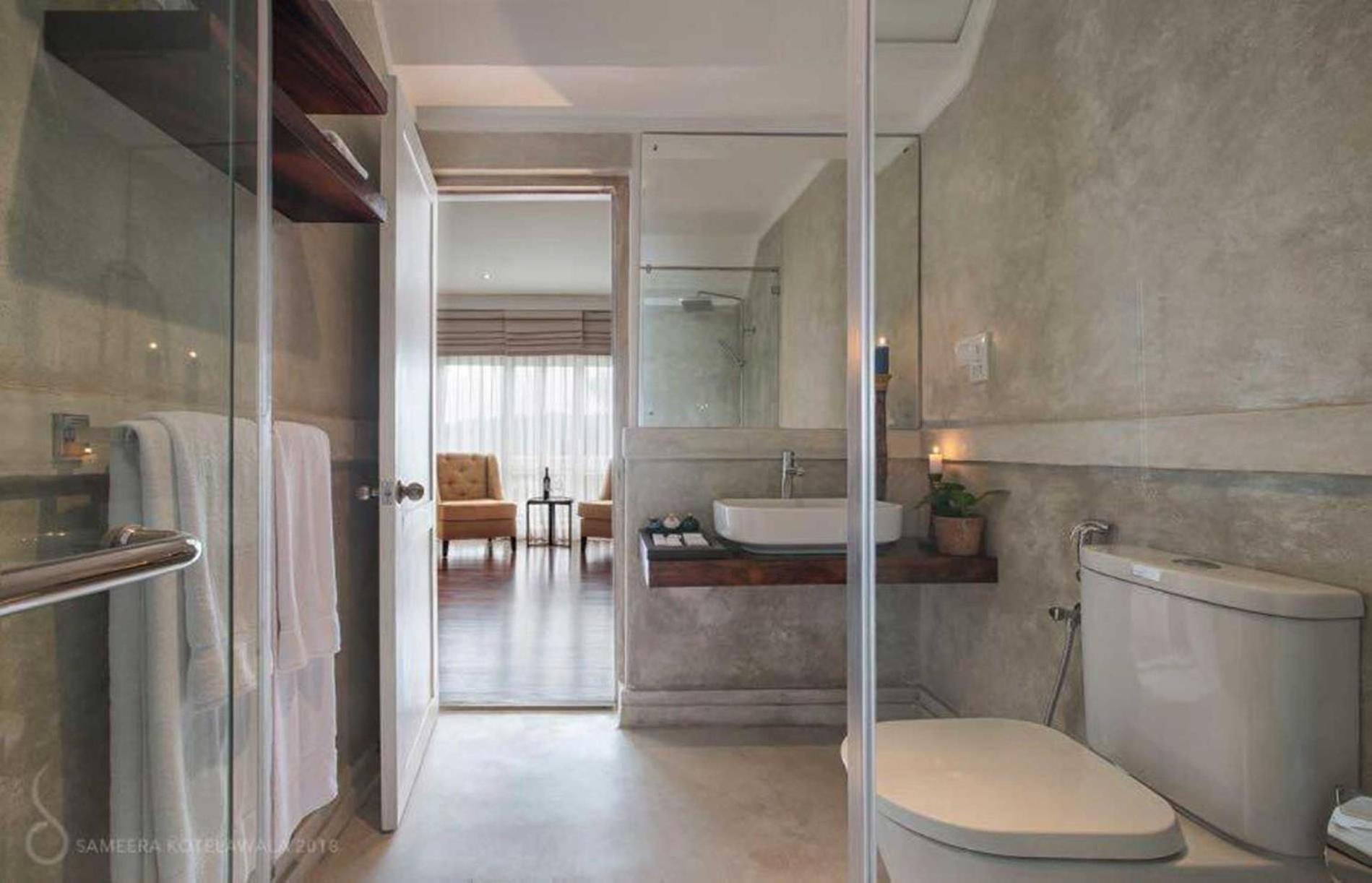 Deluxe King Suite photo 2