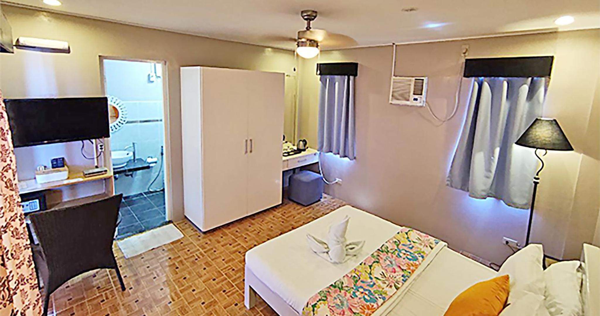 Double Room with Balcony and Sea View