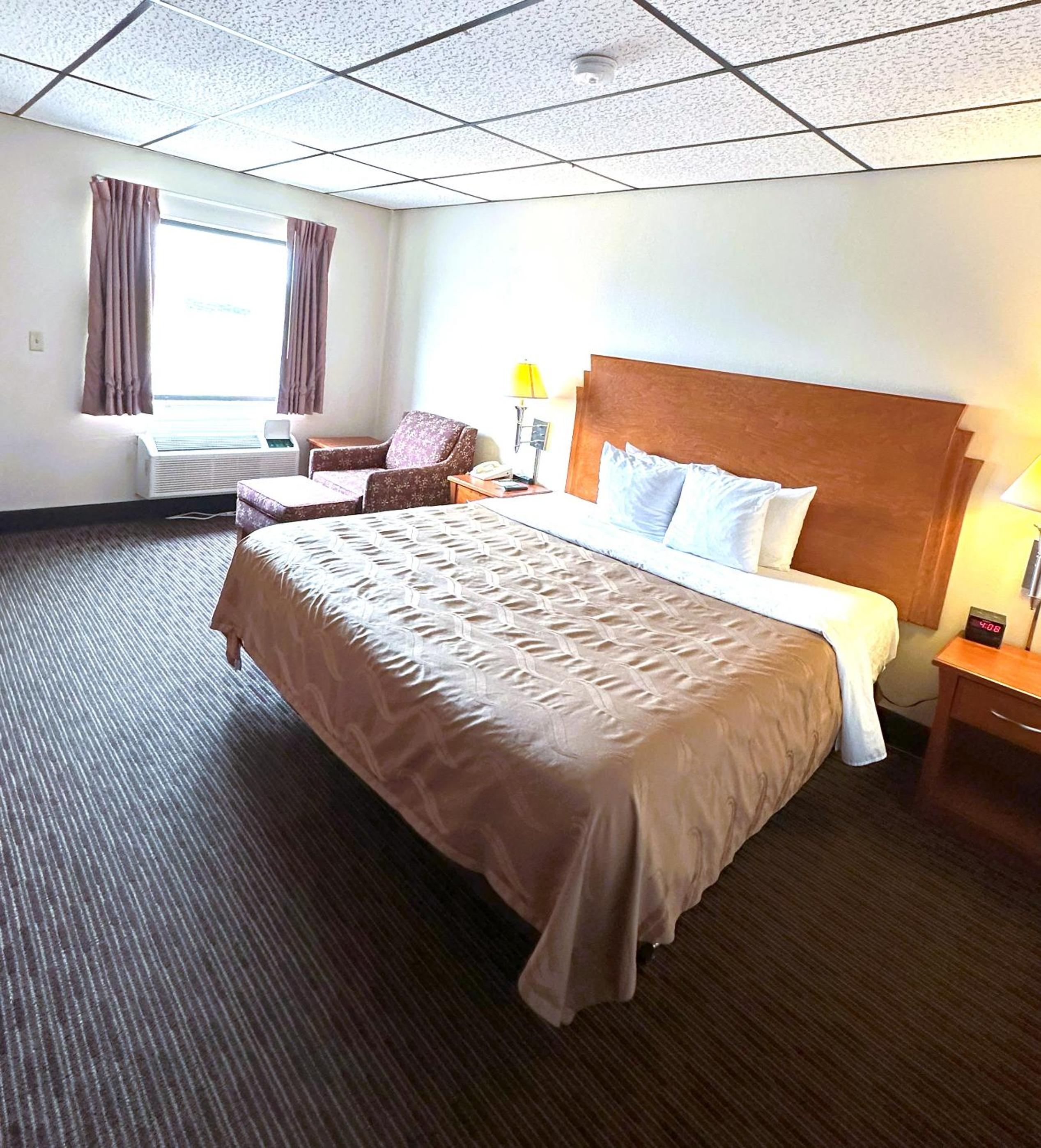 King Room - Disability Access/Non-Smoking - Photo 9