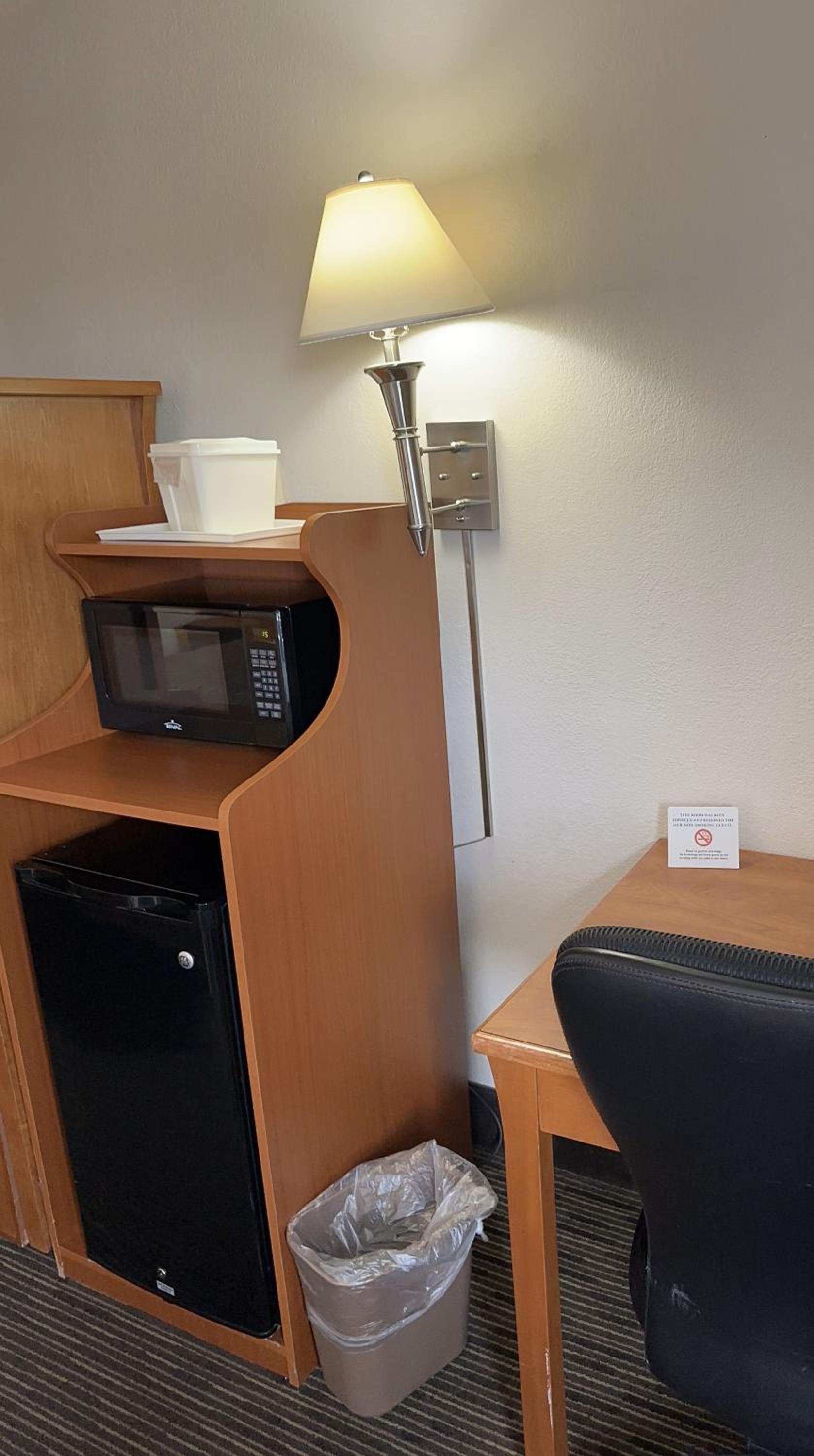 King Room - Disability Access/Non-Smoking - Photo 5