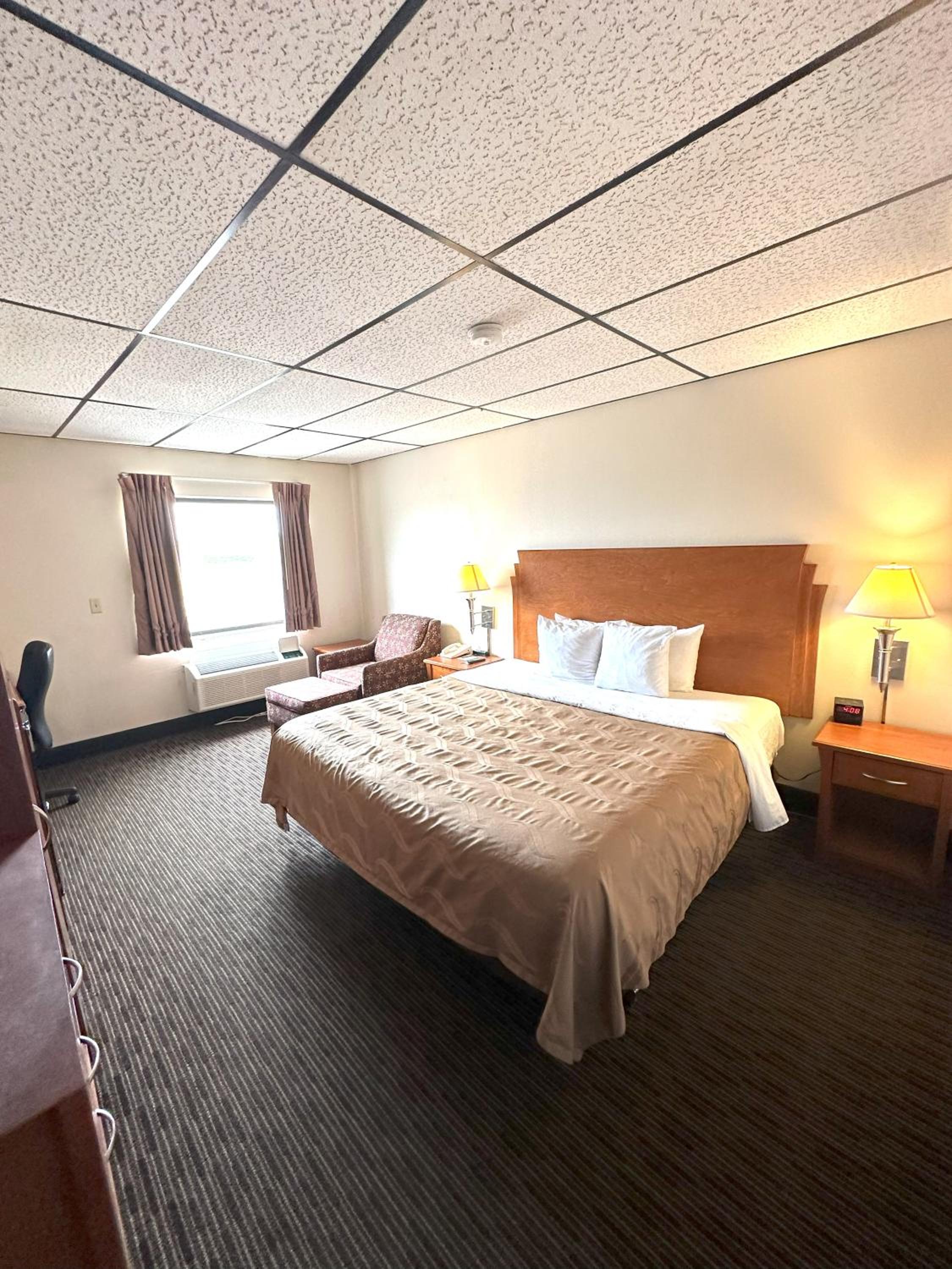 King Room - Disability Access/Non-Smoking - Photo 6